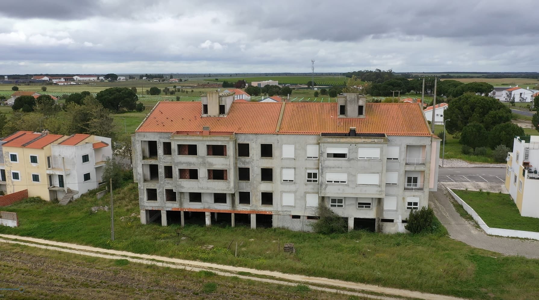 Edifício Habitacional c/ 5 Pisos · Canha, Montijo — imagen 2