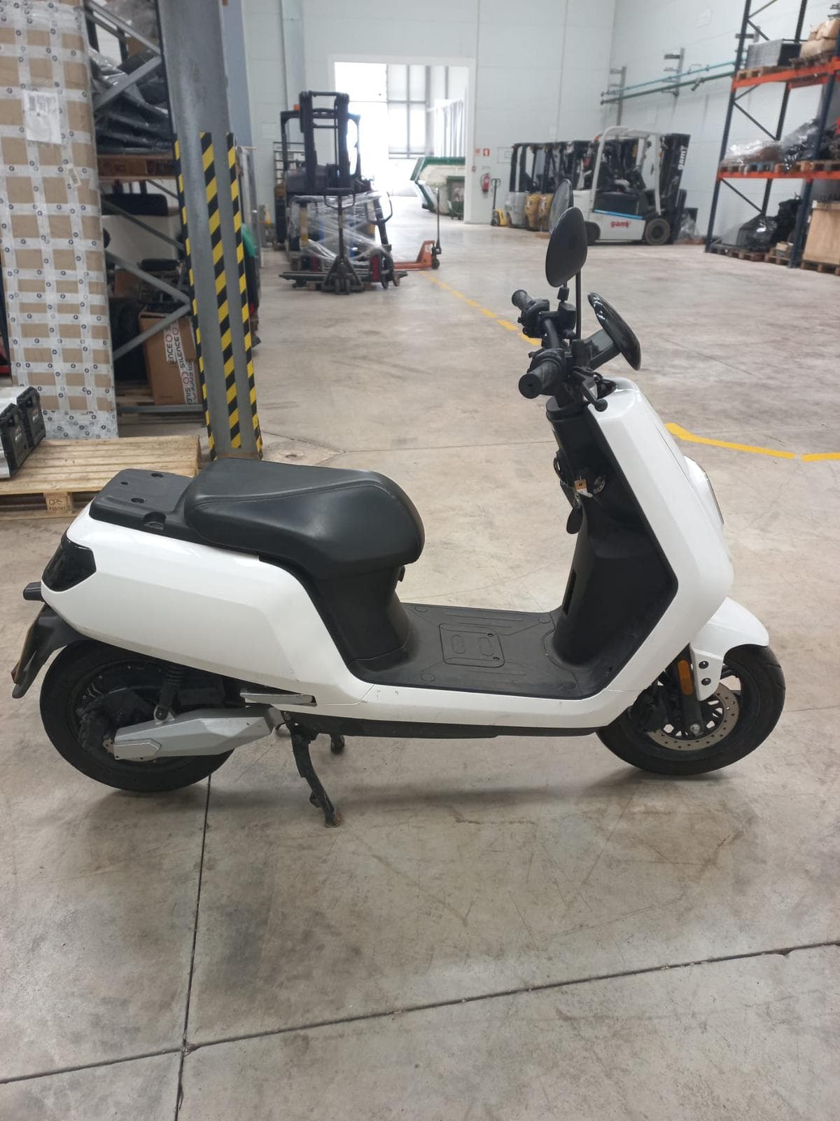 Urban Electric Motors LX05  · Ano 2021 — imagen 8