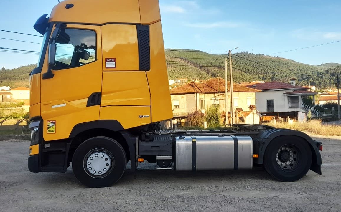 Renault T520 · Ano 2015 — imagem 1