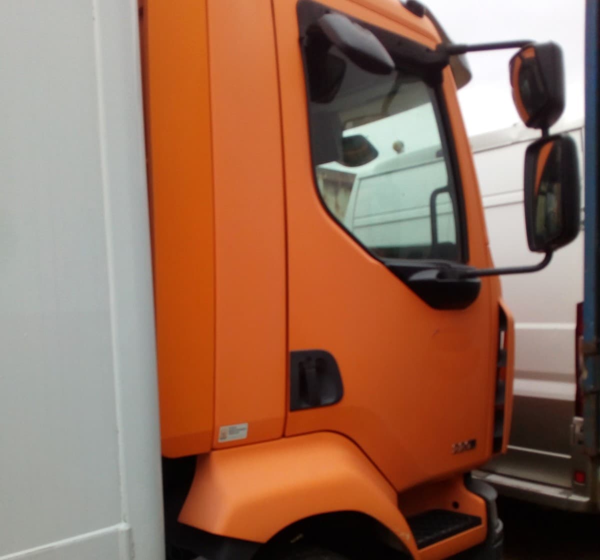 Renault Midlum 220 DXI · Ano 2010 — imagem 6