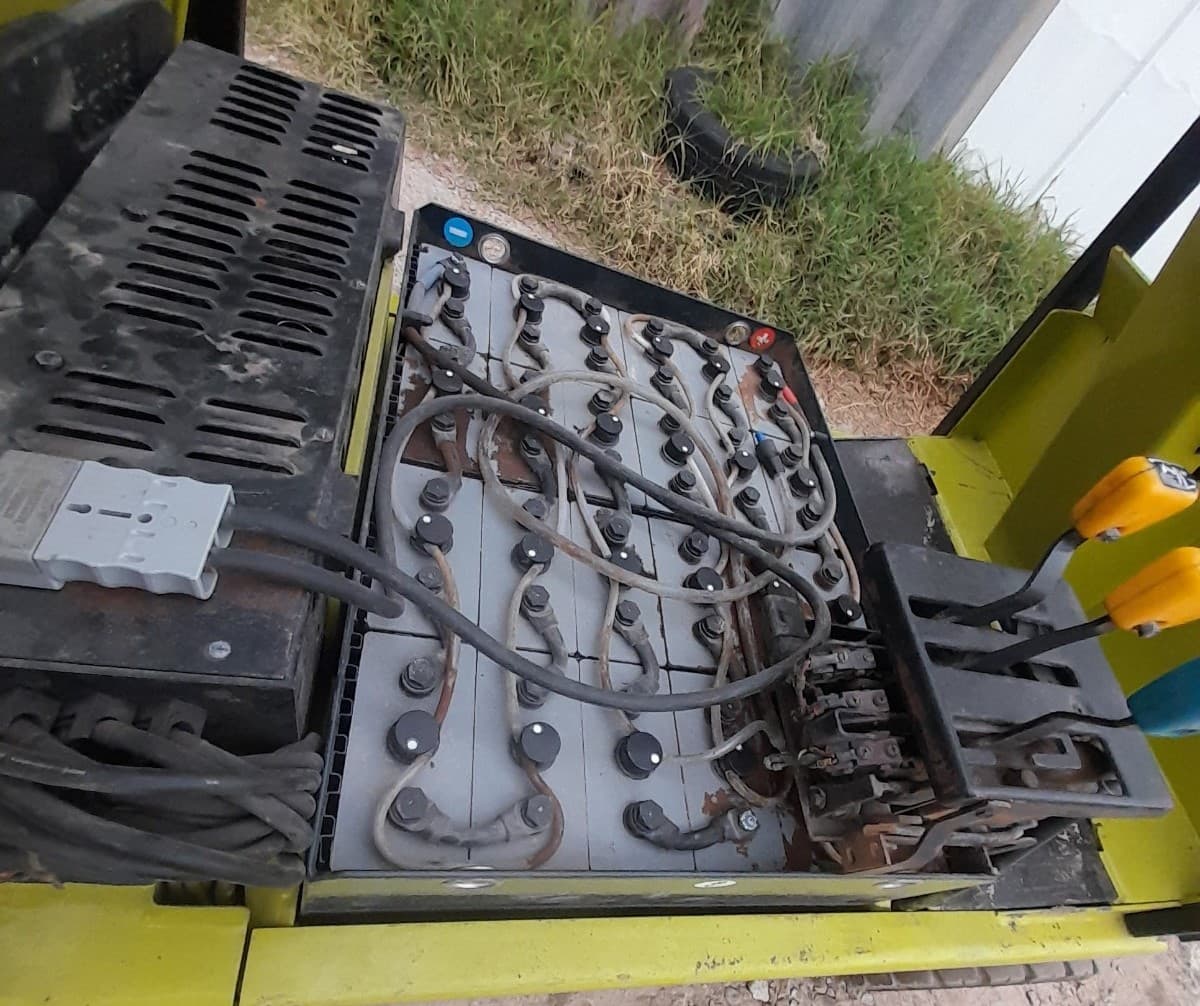 Empilhador Elétrico Clark EM 15s — imagem 8