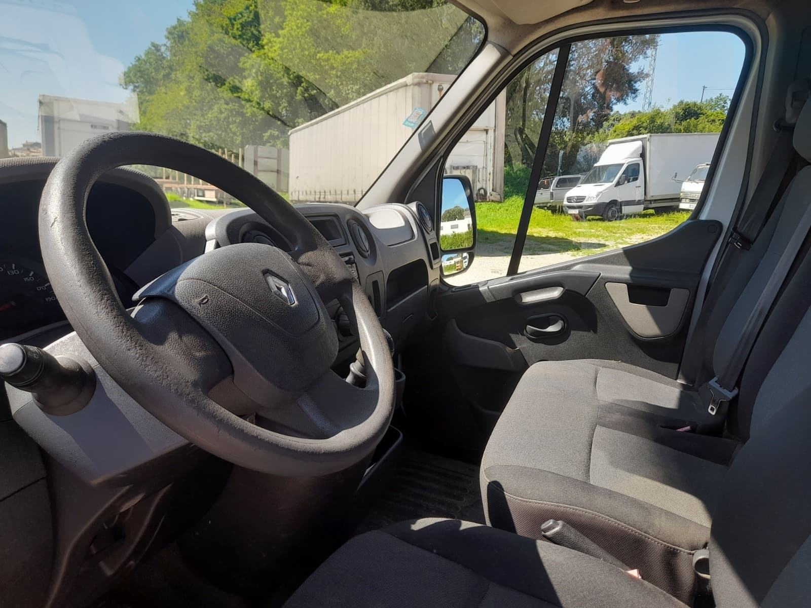 Renault Master · Ano 2016 — imagen 8