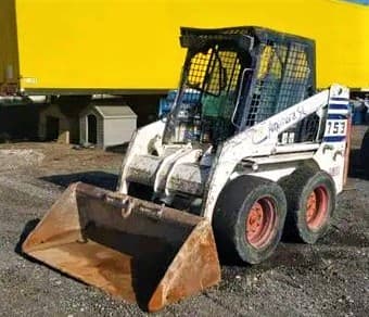 Mini Pá Carregadora Bobcat 753 — imagen 1