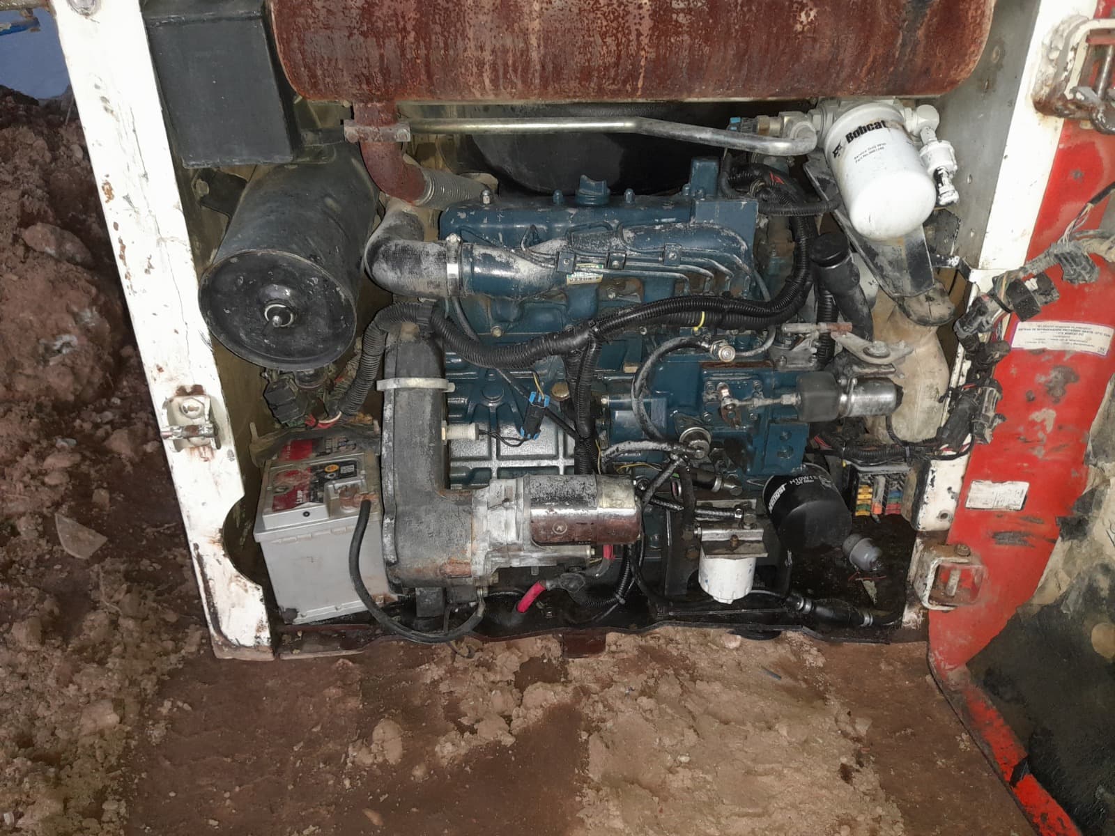 Mini Pá Carregadora Bobcat 753 — imagen 9