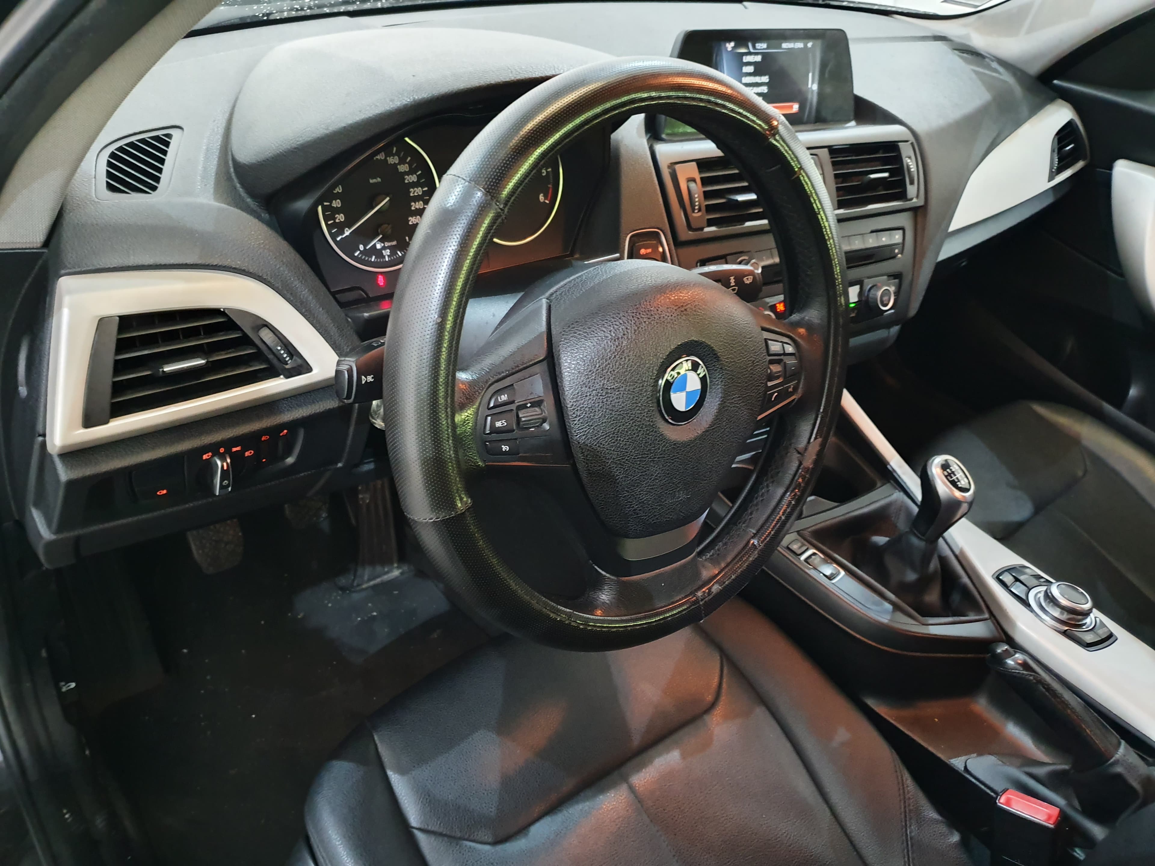 BMW 116D · Ano 2014 — imagen 36