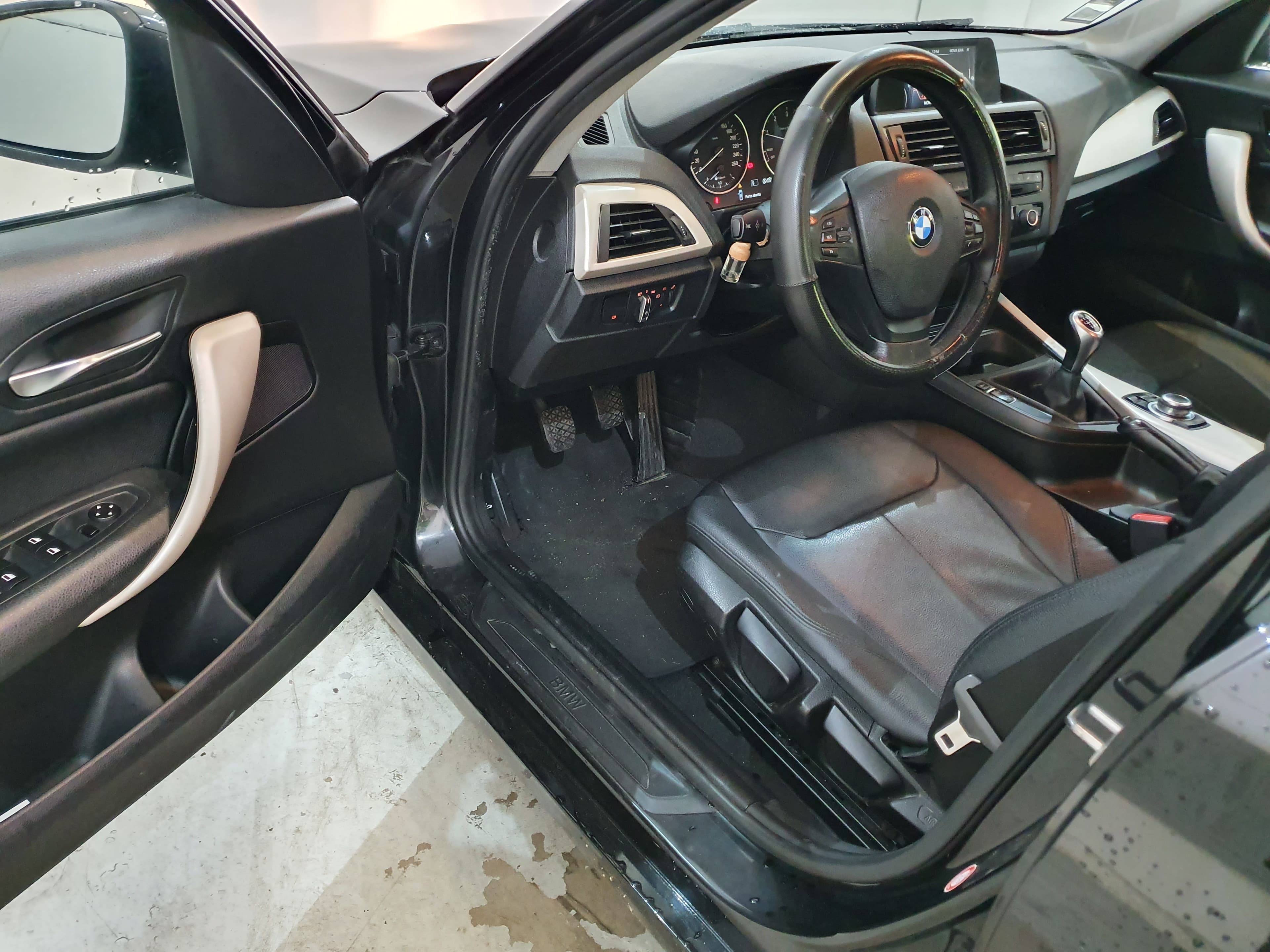 BMW 116D · Ano 2014 — imagen 22