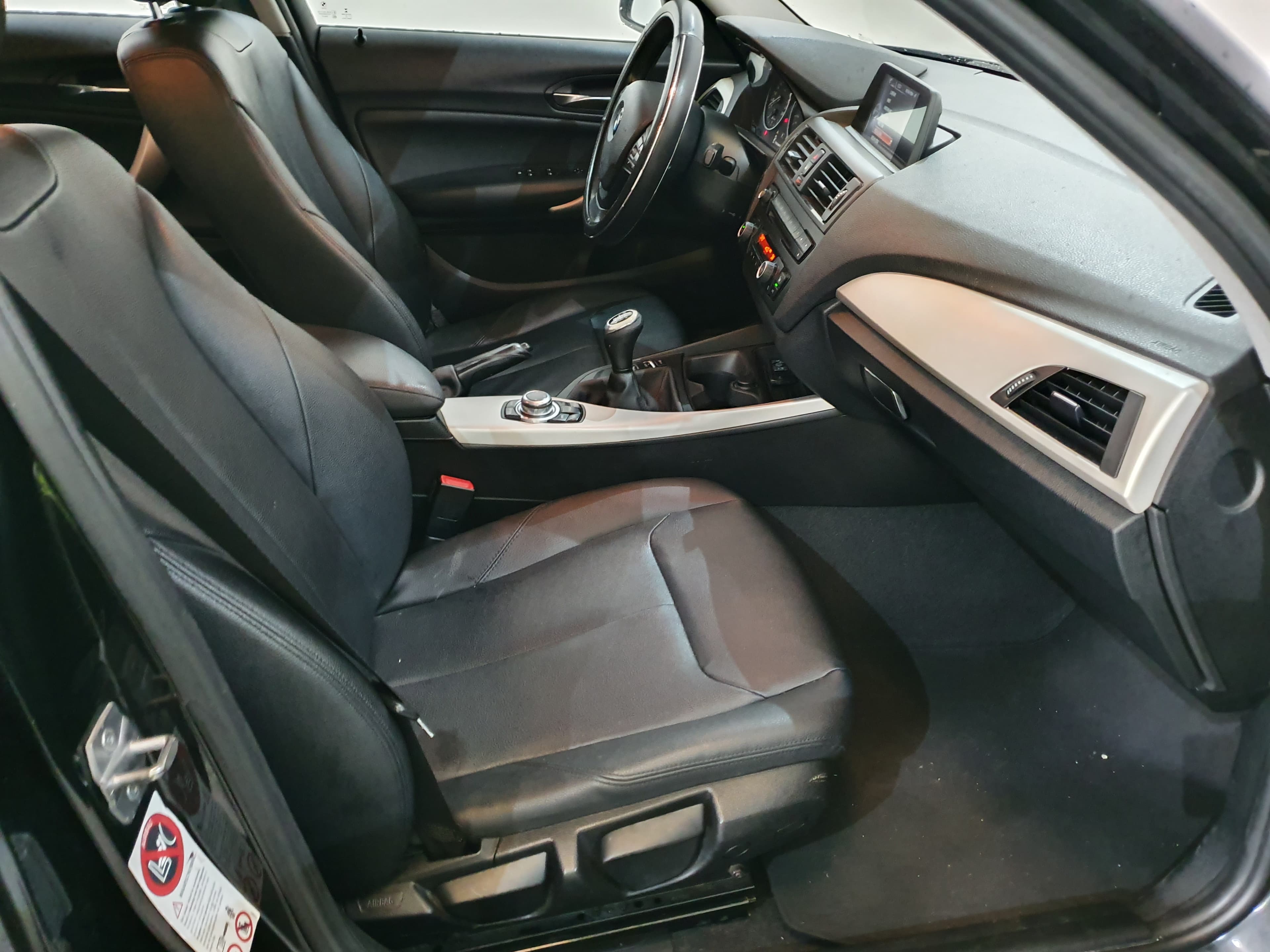 BMW 116D · Ano 2014 — imagen 27