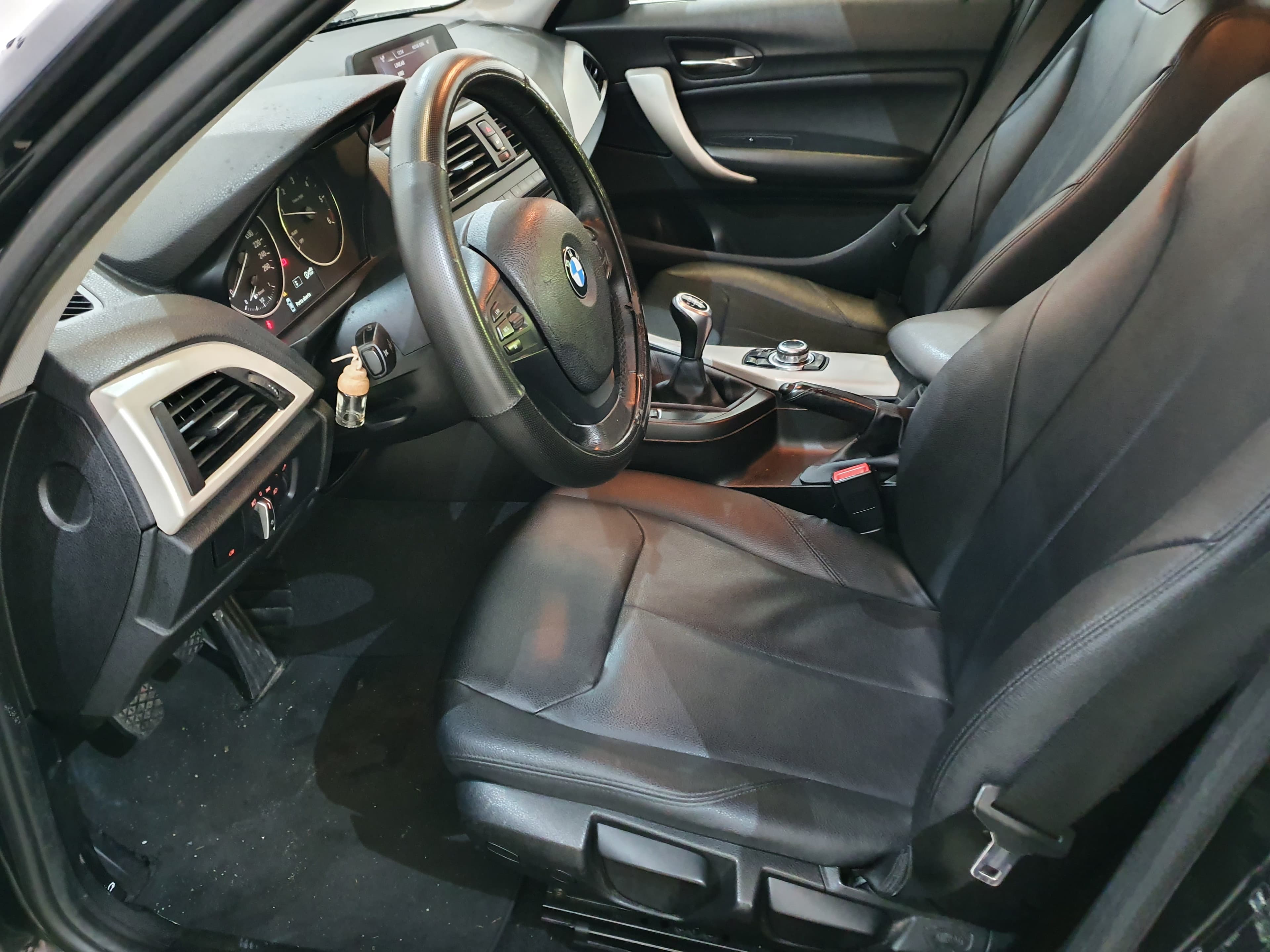 BMW 116D · Ano 2014 — imagen 24