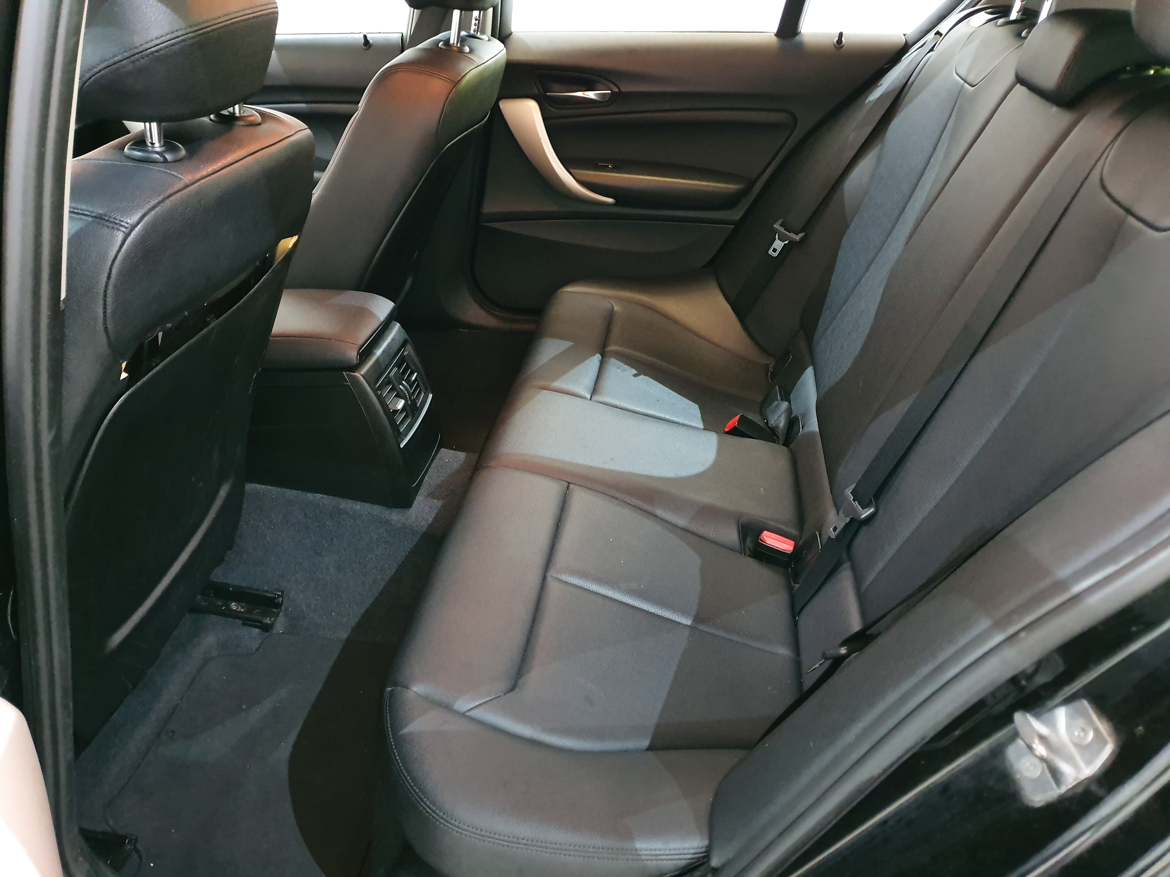 BMW 116D · Ano 2014 — imagen 34