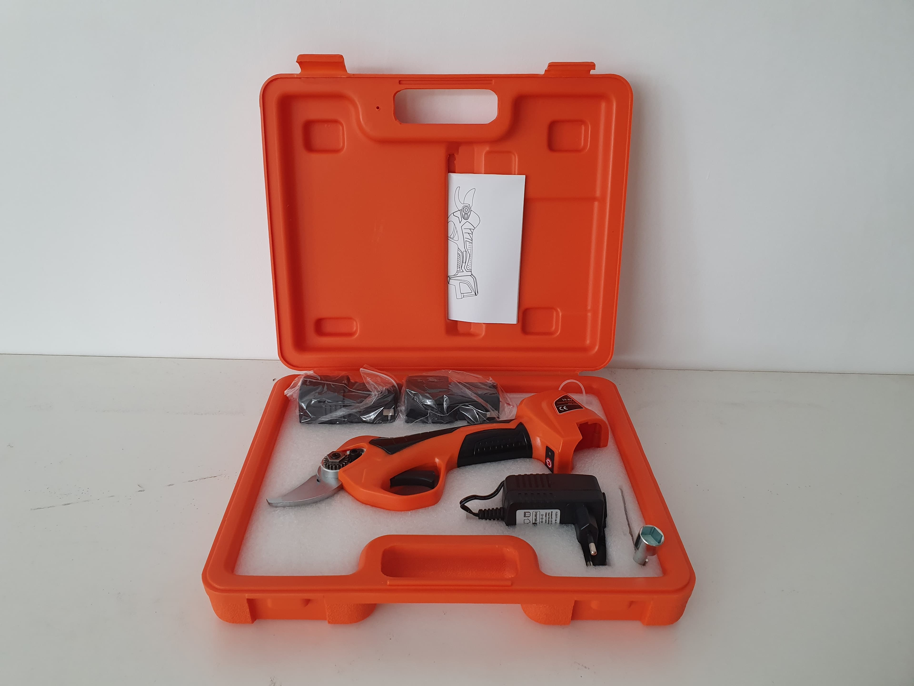 Tesoura Bateria Basic