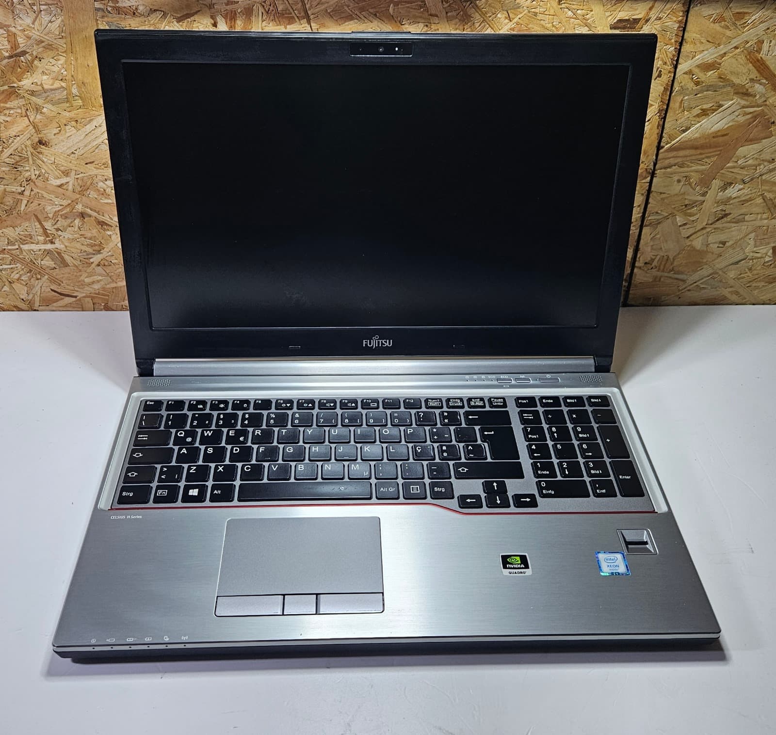 Portátil Fujitsu H770 — imagen 1
