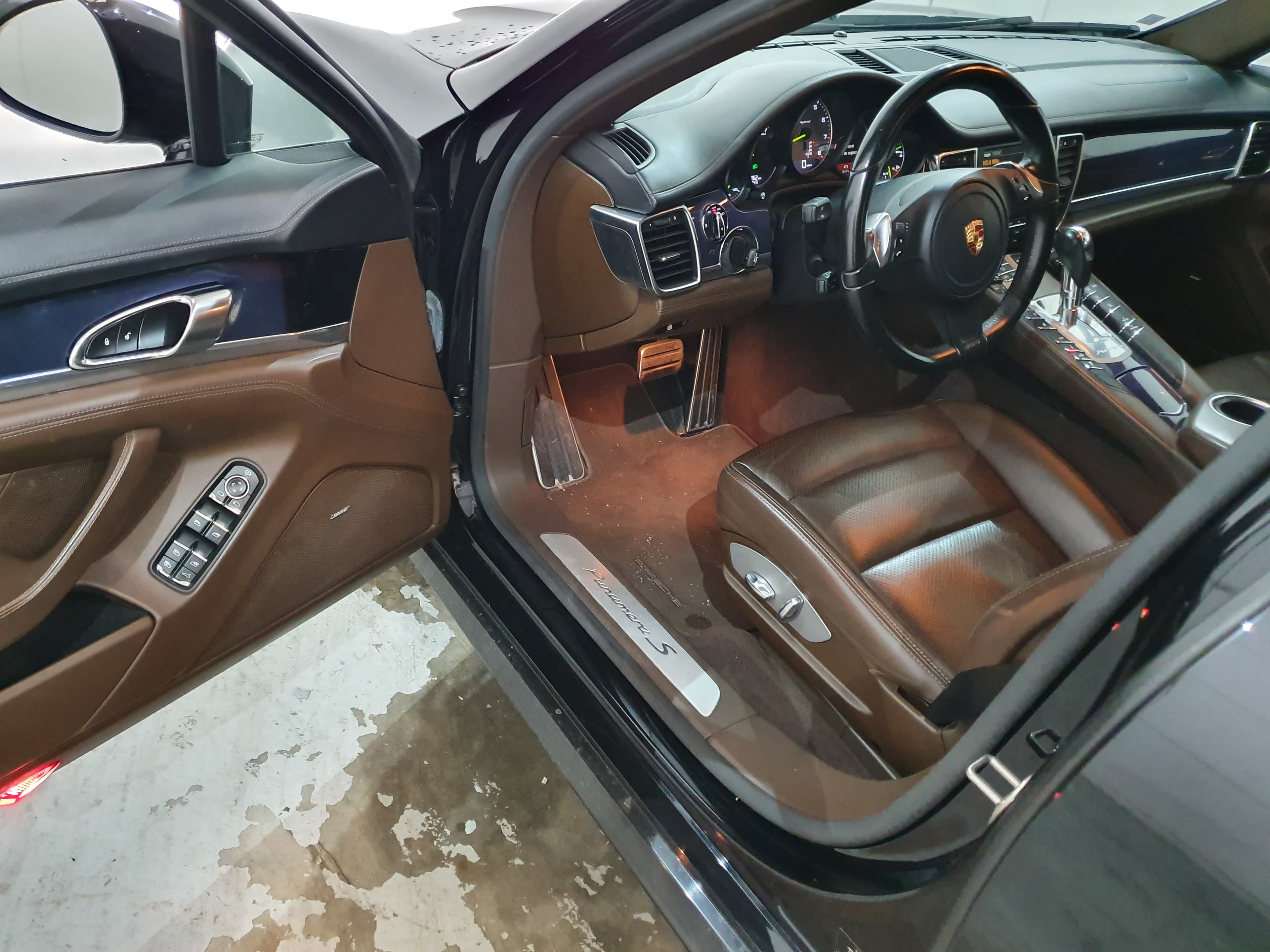 Porsche Panamera 3.0E-Hybrid · Ano 2014 — image 22