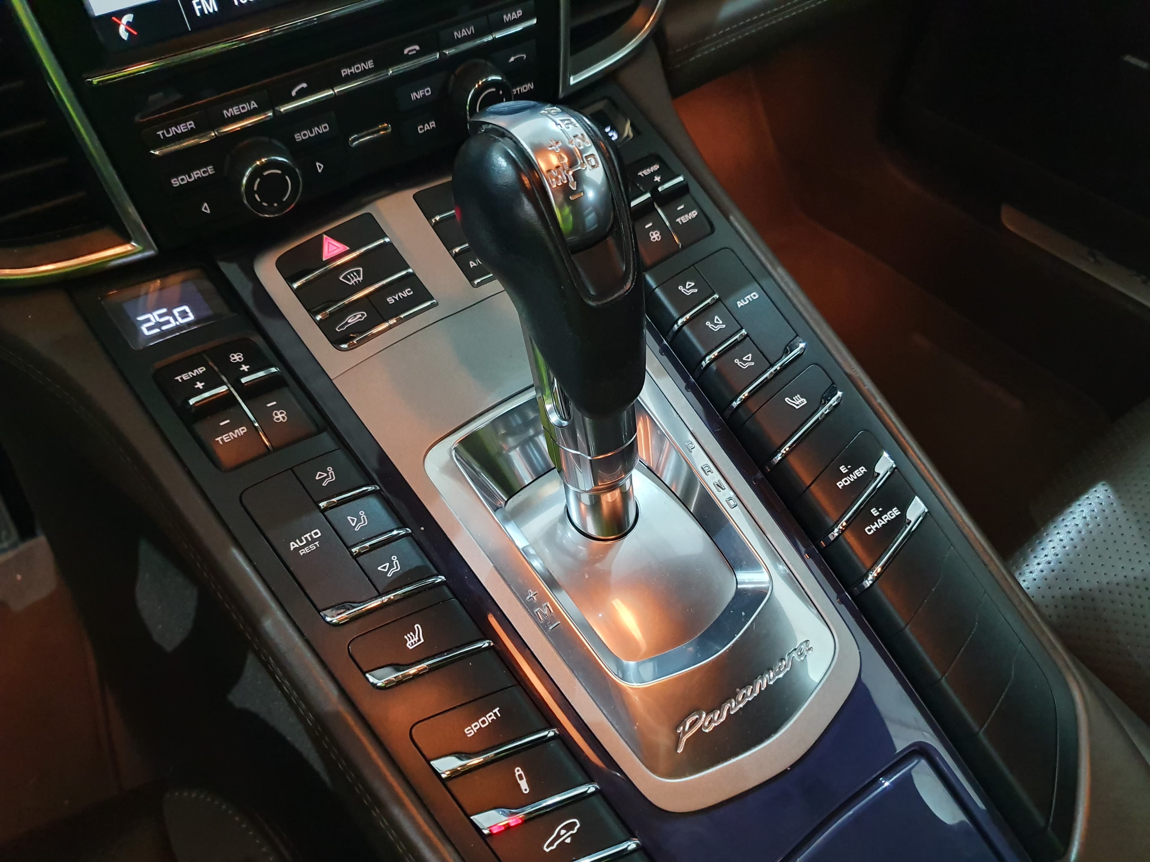 Porsche Panamera 3.0E-Hybrid · Ano 2014 — image 42
