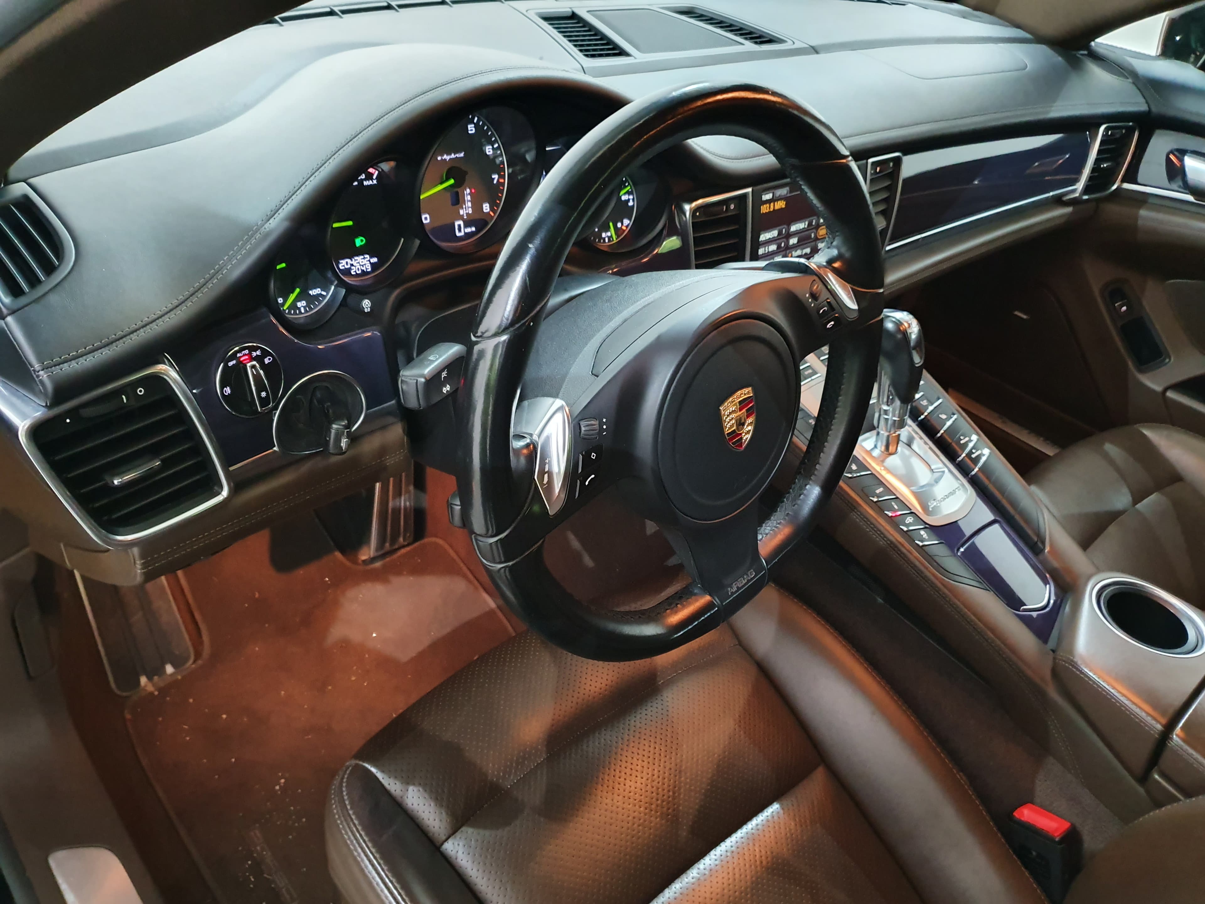 Porsche Panamera 3.0E-Hybrid · Ano 2014 — image 37