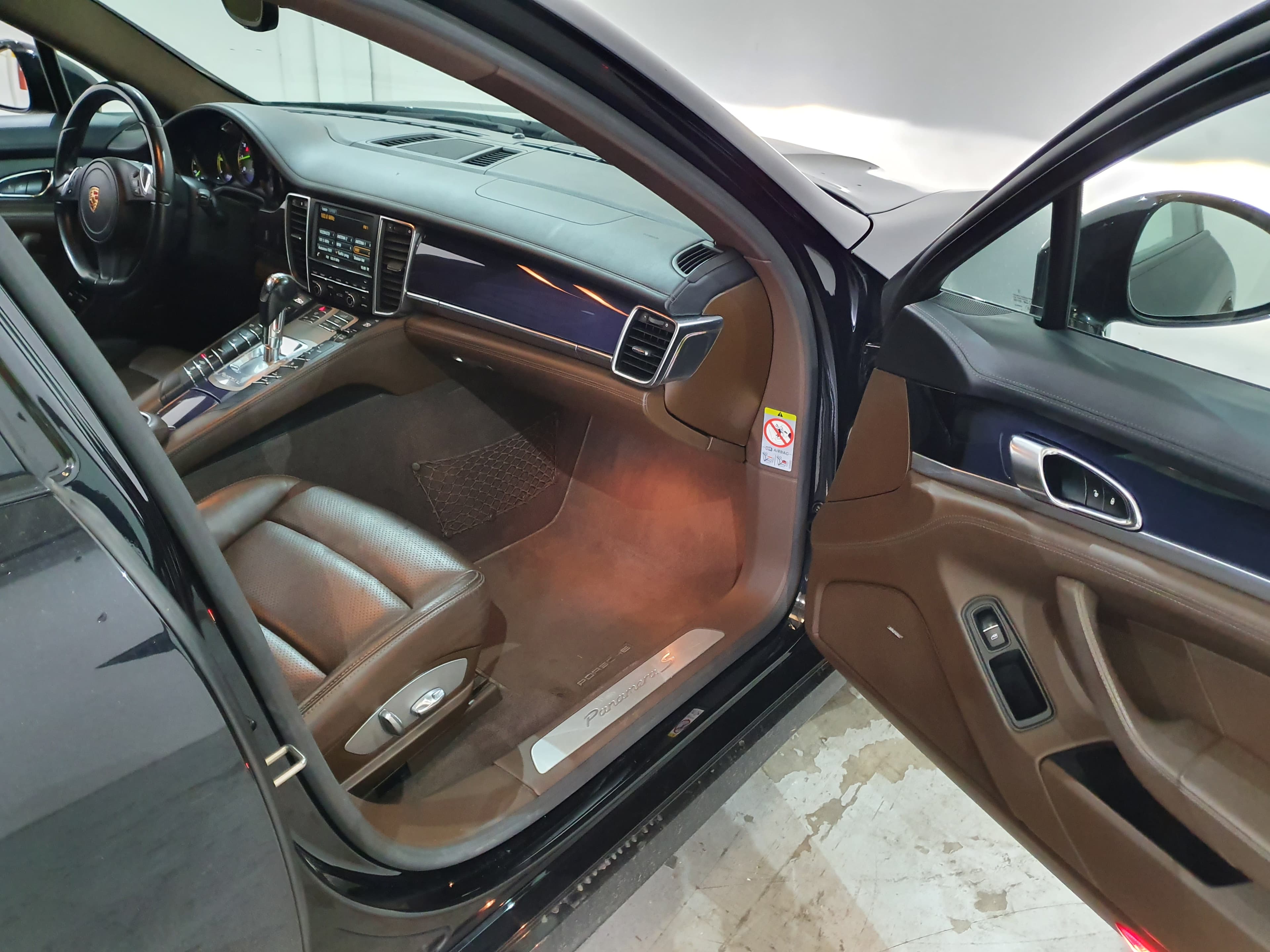 Porsche Panamera 3.0E-Hybrid · Ano 2014 — image 26
