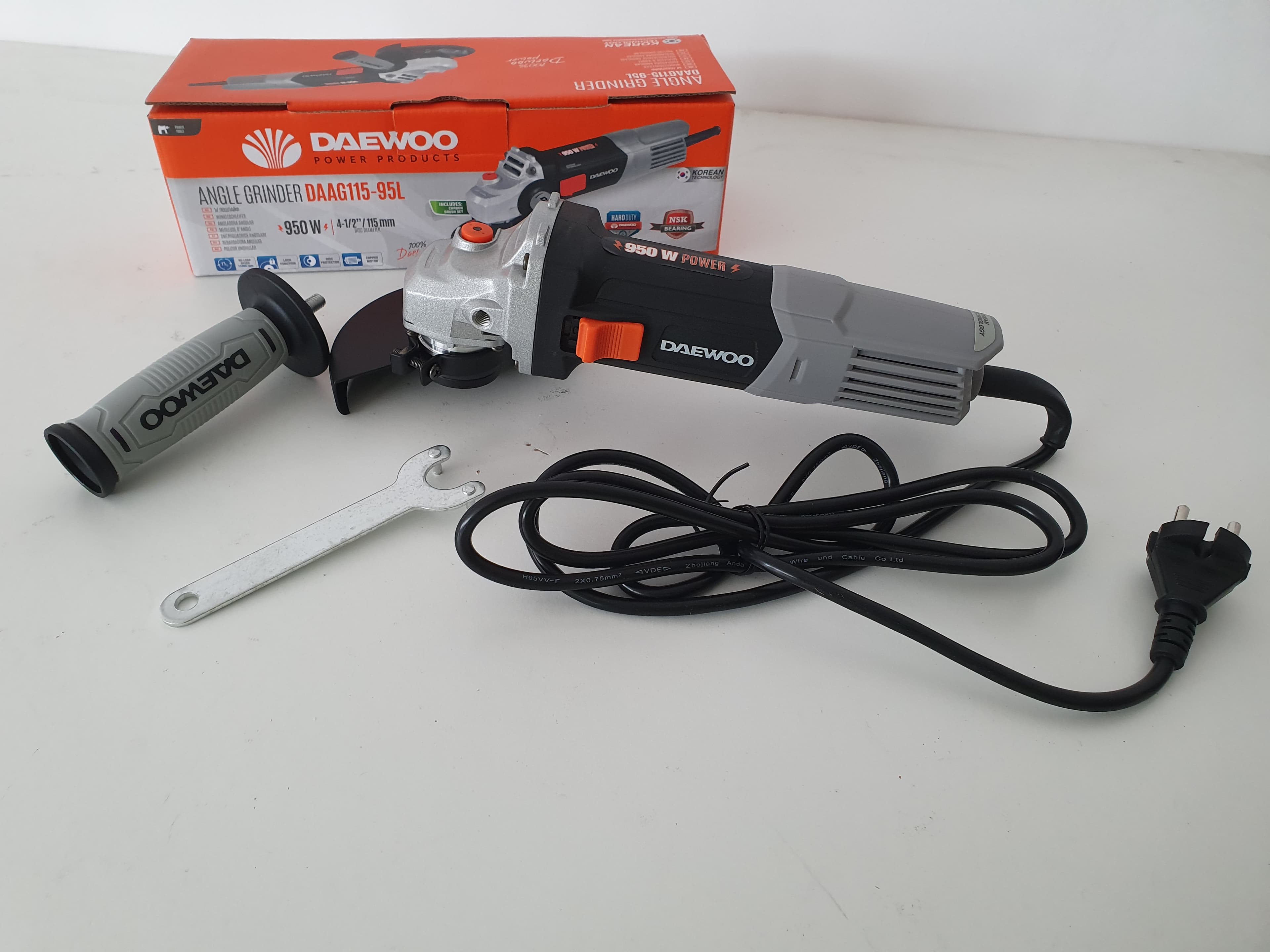 Rebarbadora (Amoladora) Angular Daewoo — imagen 1