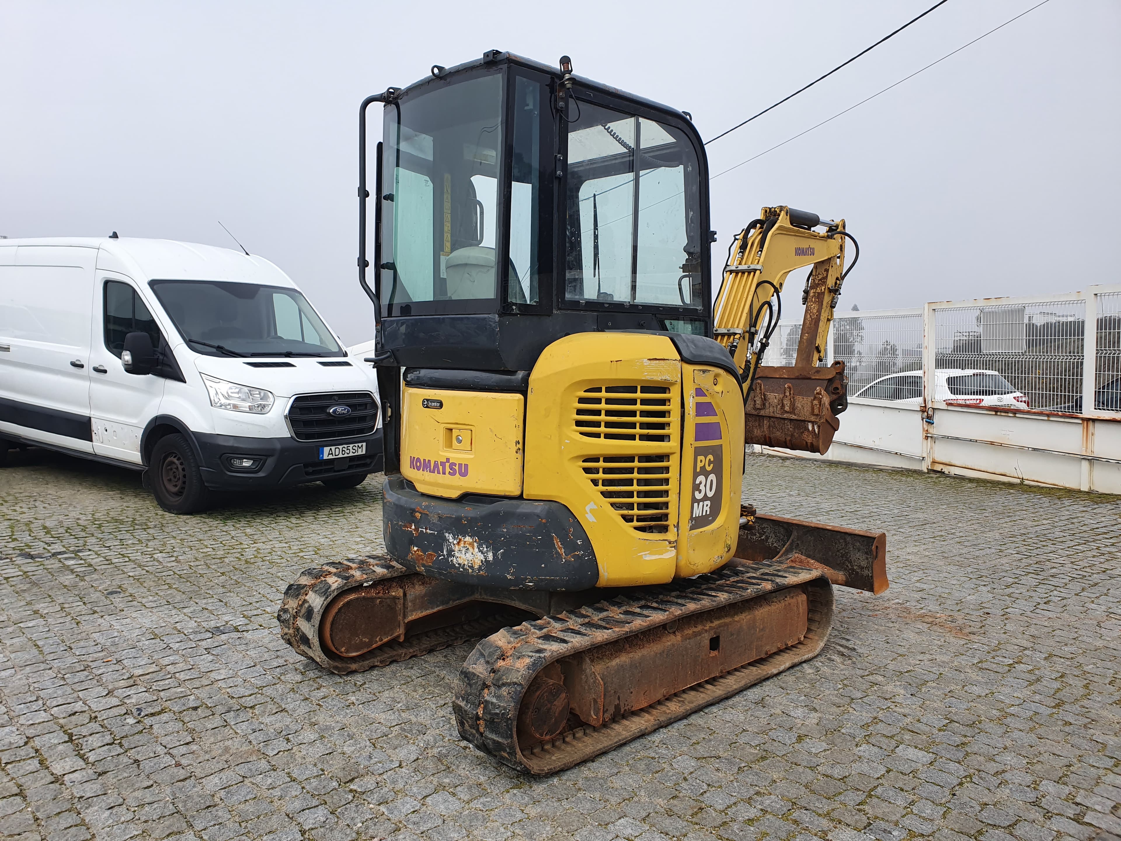 Mini Giratória Komatsu · Ano 2010 — imagen 5