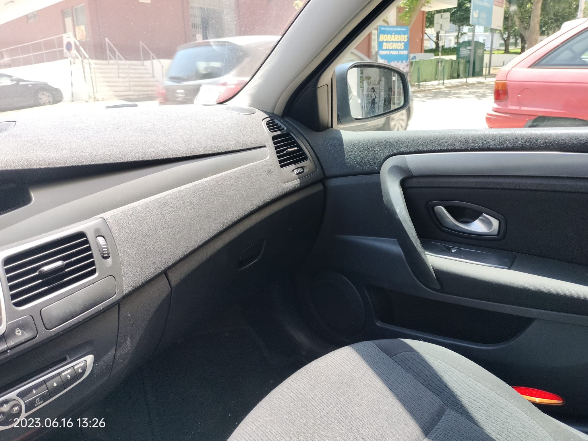 Renault Laguna 1.5 DCI · Ano 2008 — imagen 12