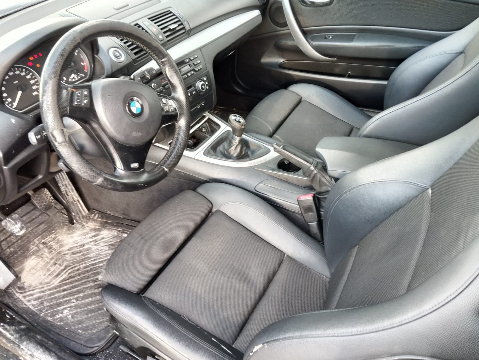 BMW 116D · Ano 2008 — imagem 19