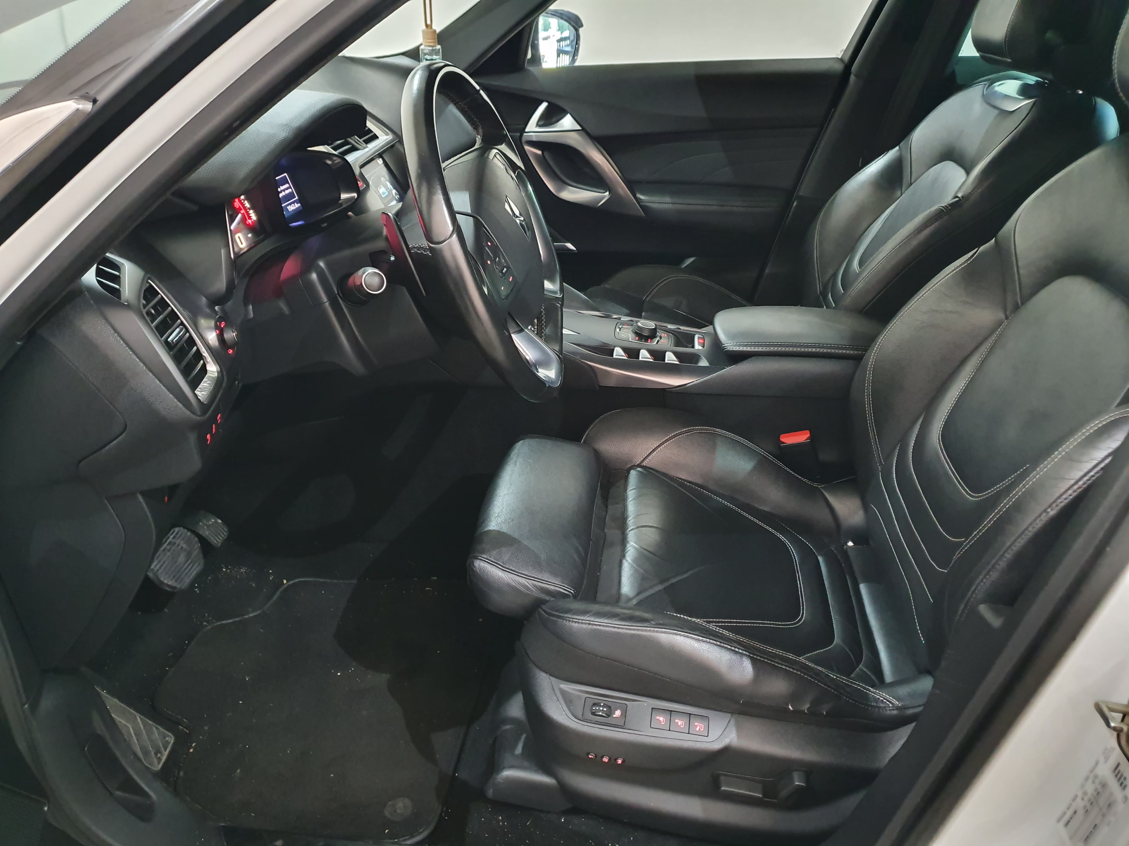 Citroën DS 5 · Ano 2012 — imagem 29