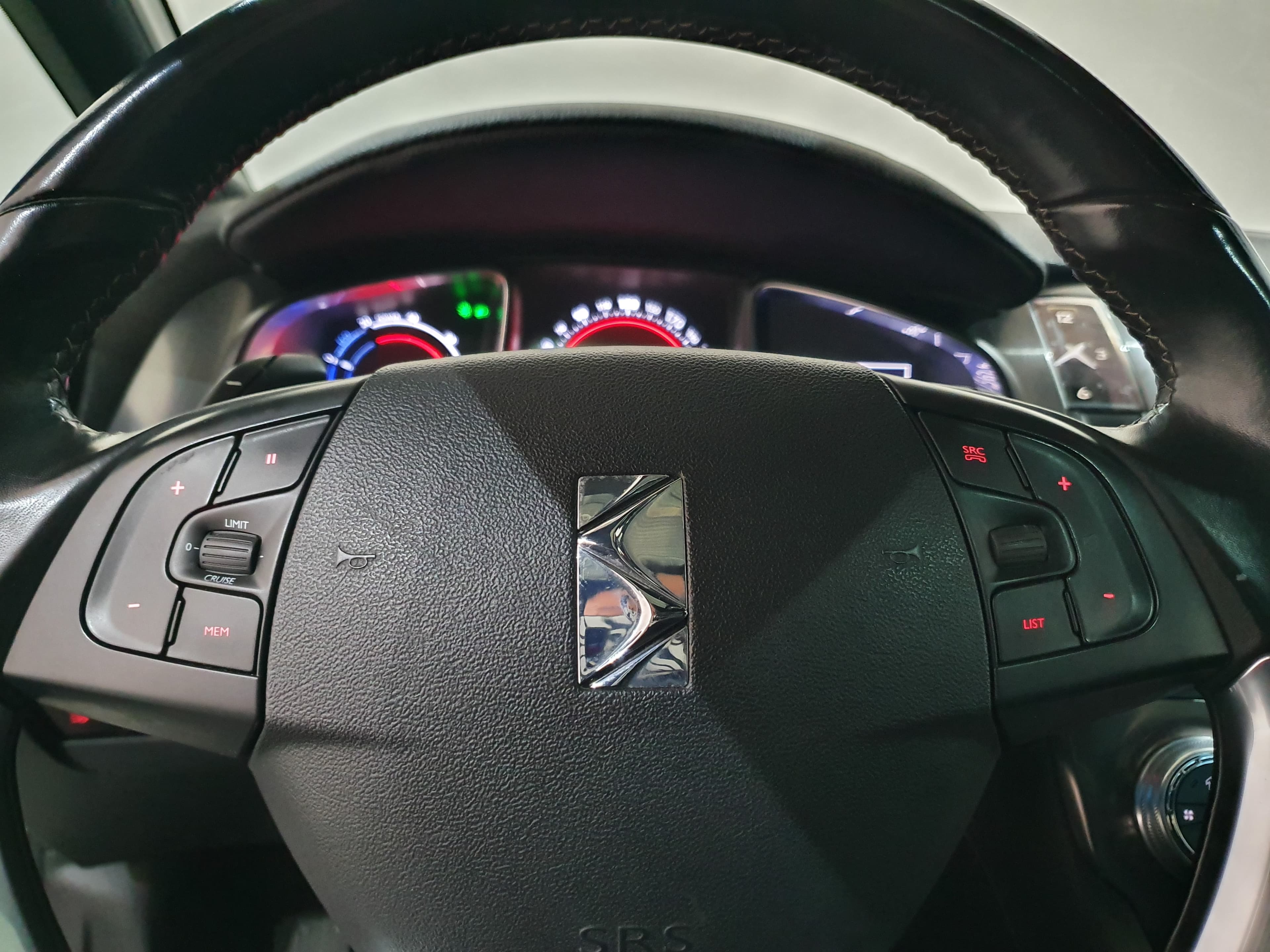 Citroën DS 5 · Ano 2012 — imagem 39