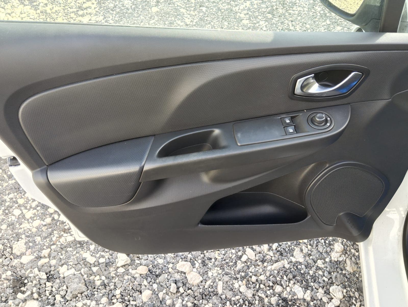 Renault Clio DCI · Ano 2015 — imagem 14