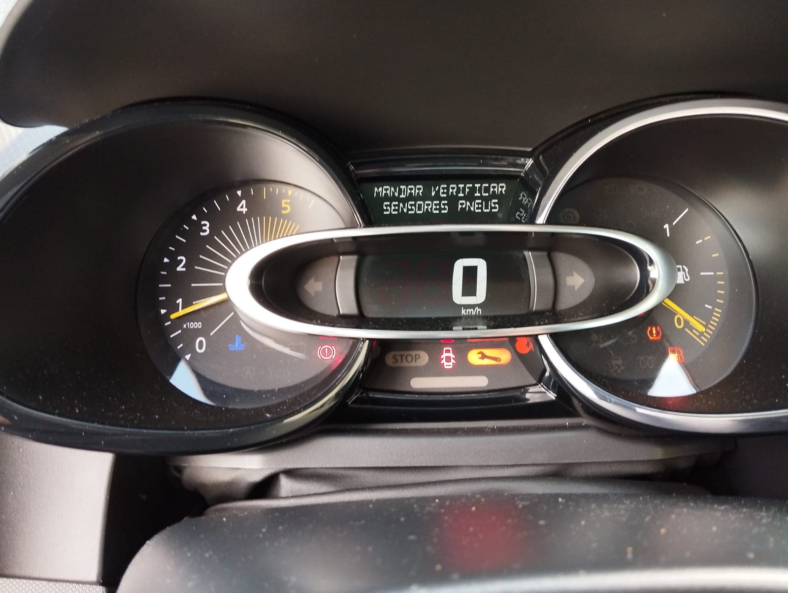 Renault Clio DCI · Ano 2015 — imagem 13