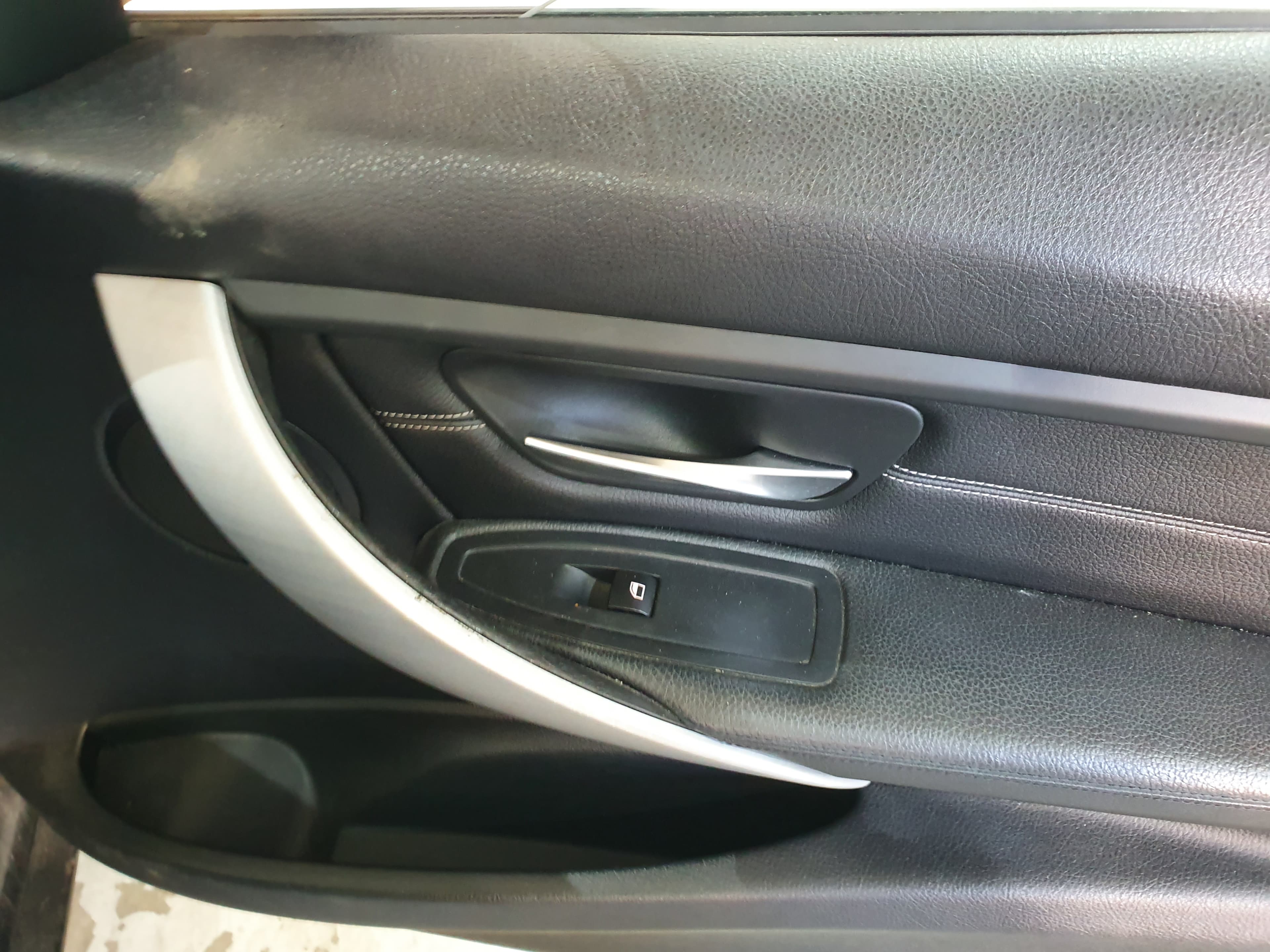 BMW 320D · Ano 2013 — imagem 25