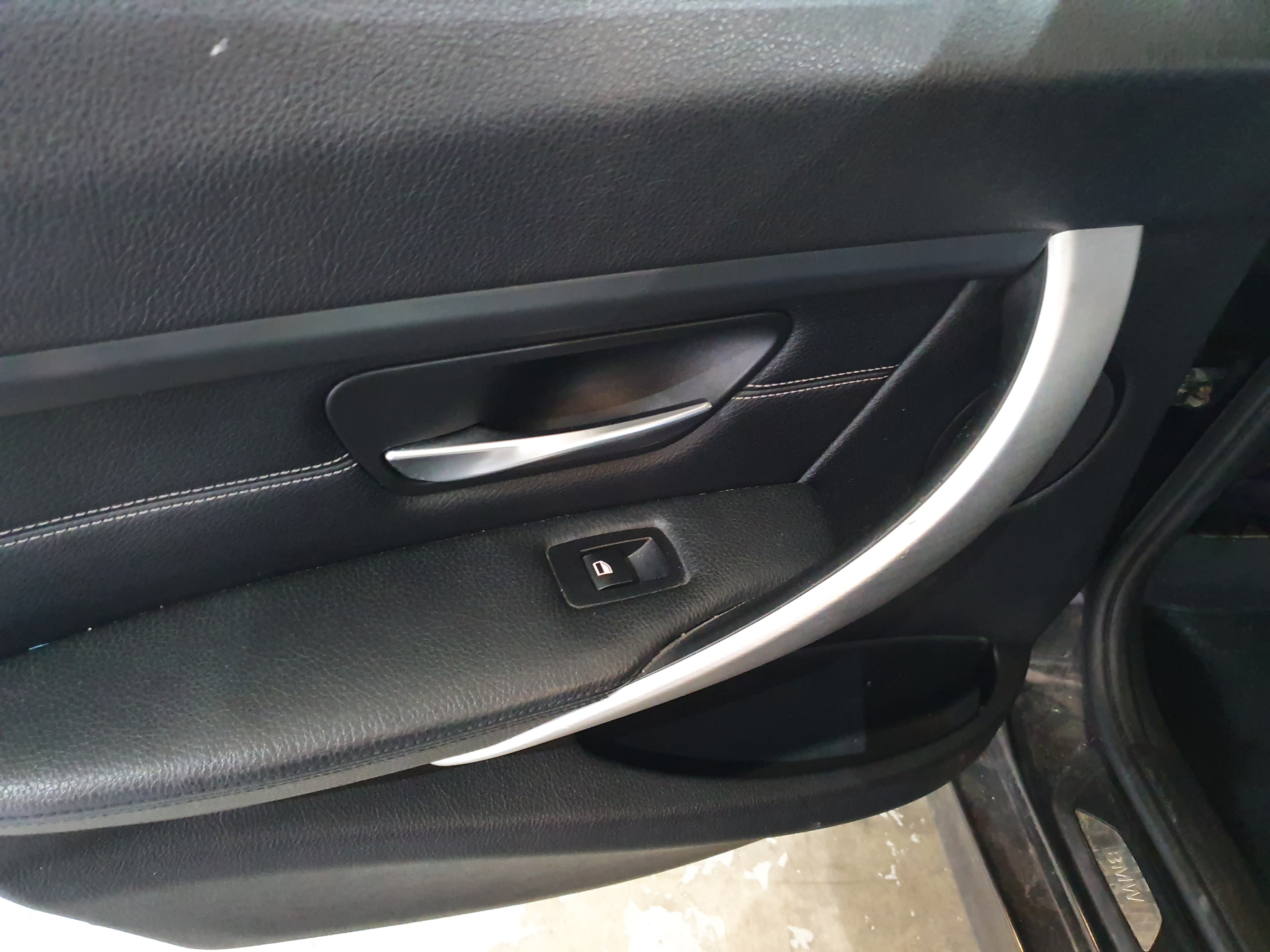 BMW 320D · Ano 2013 — imagem 28