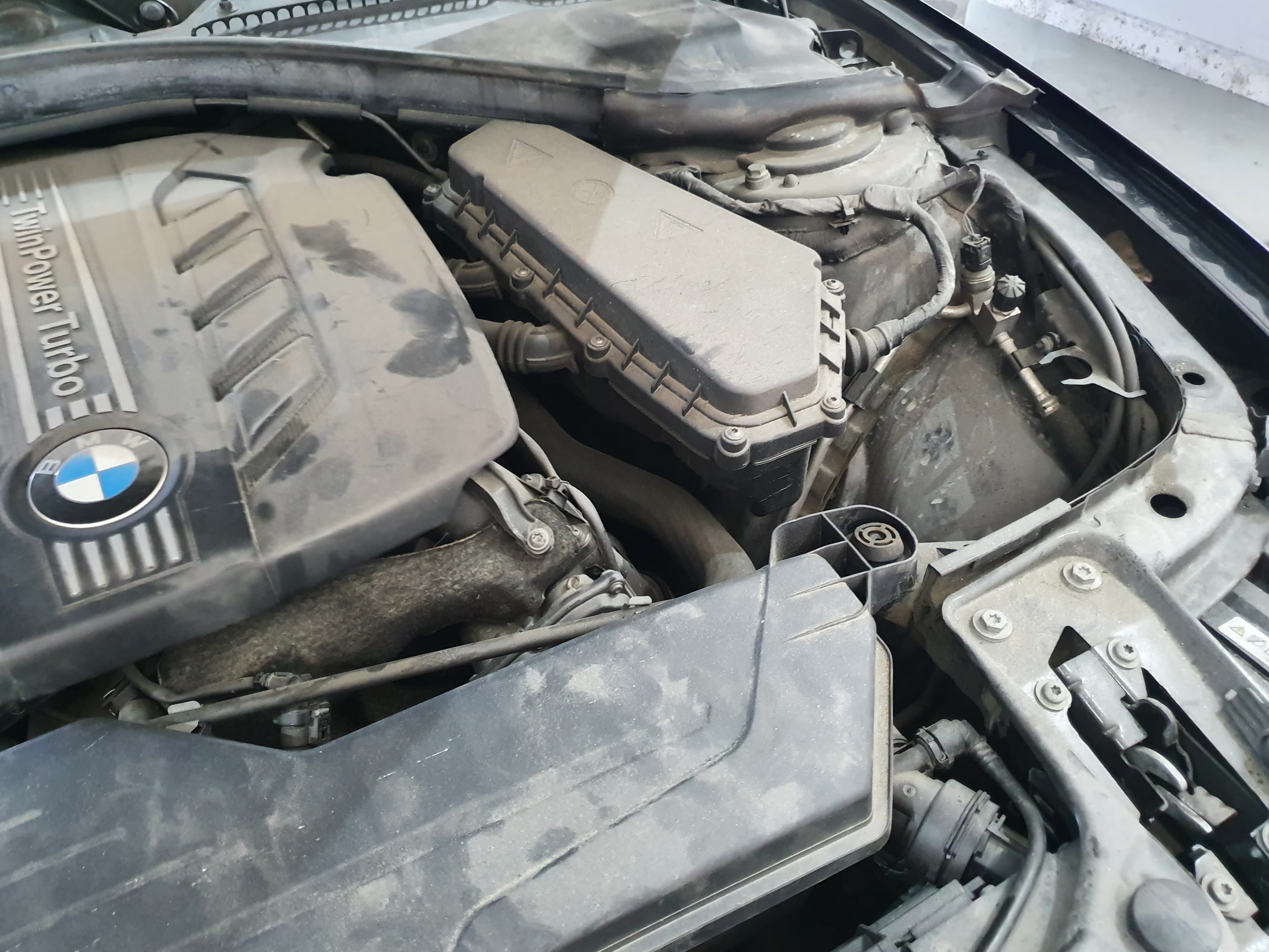 BMW 320D · Ano 2013 — imagem 33