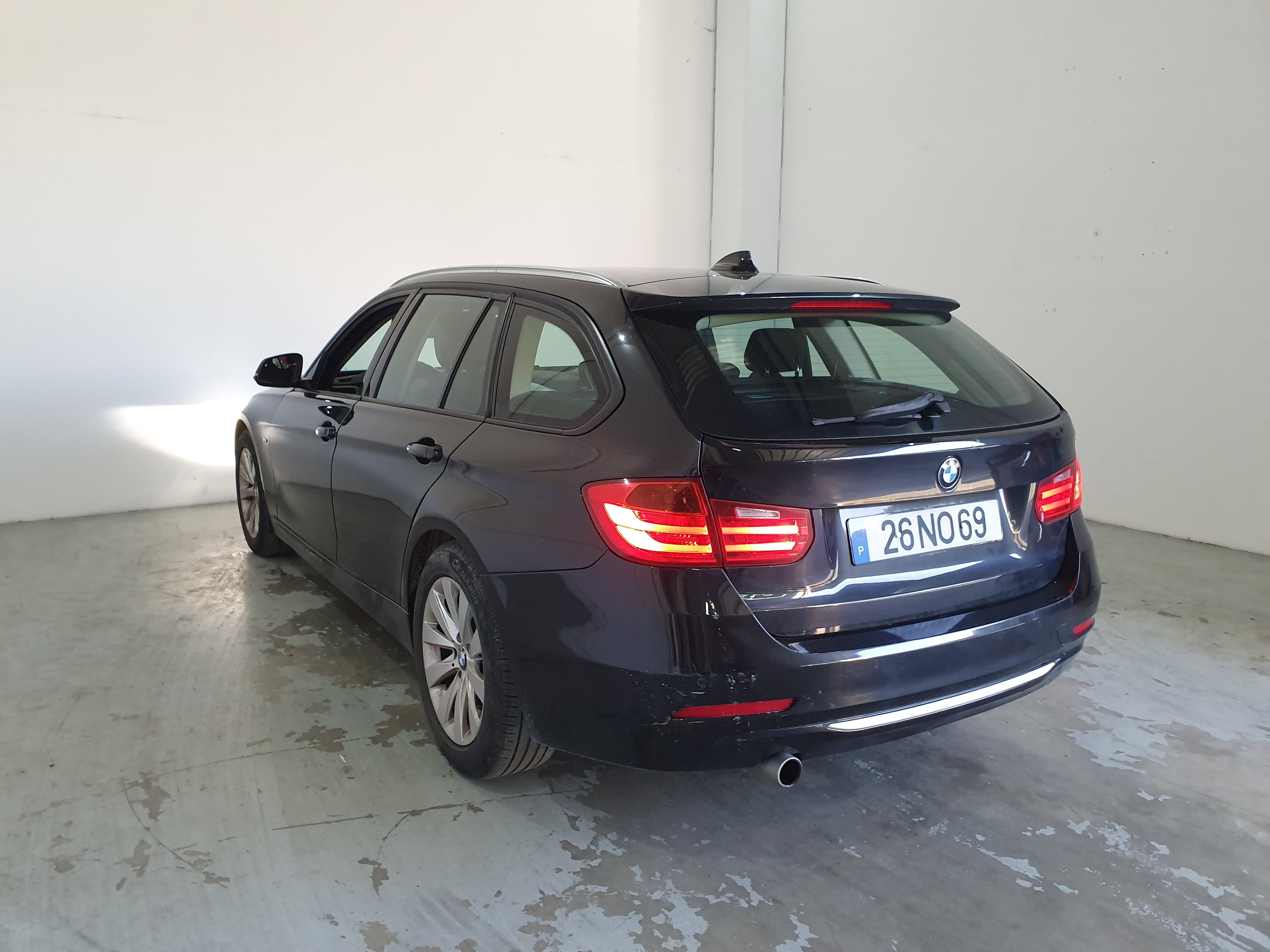 BMW 320D · Ano 2013 — imagem 4