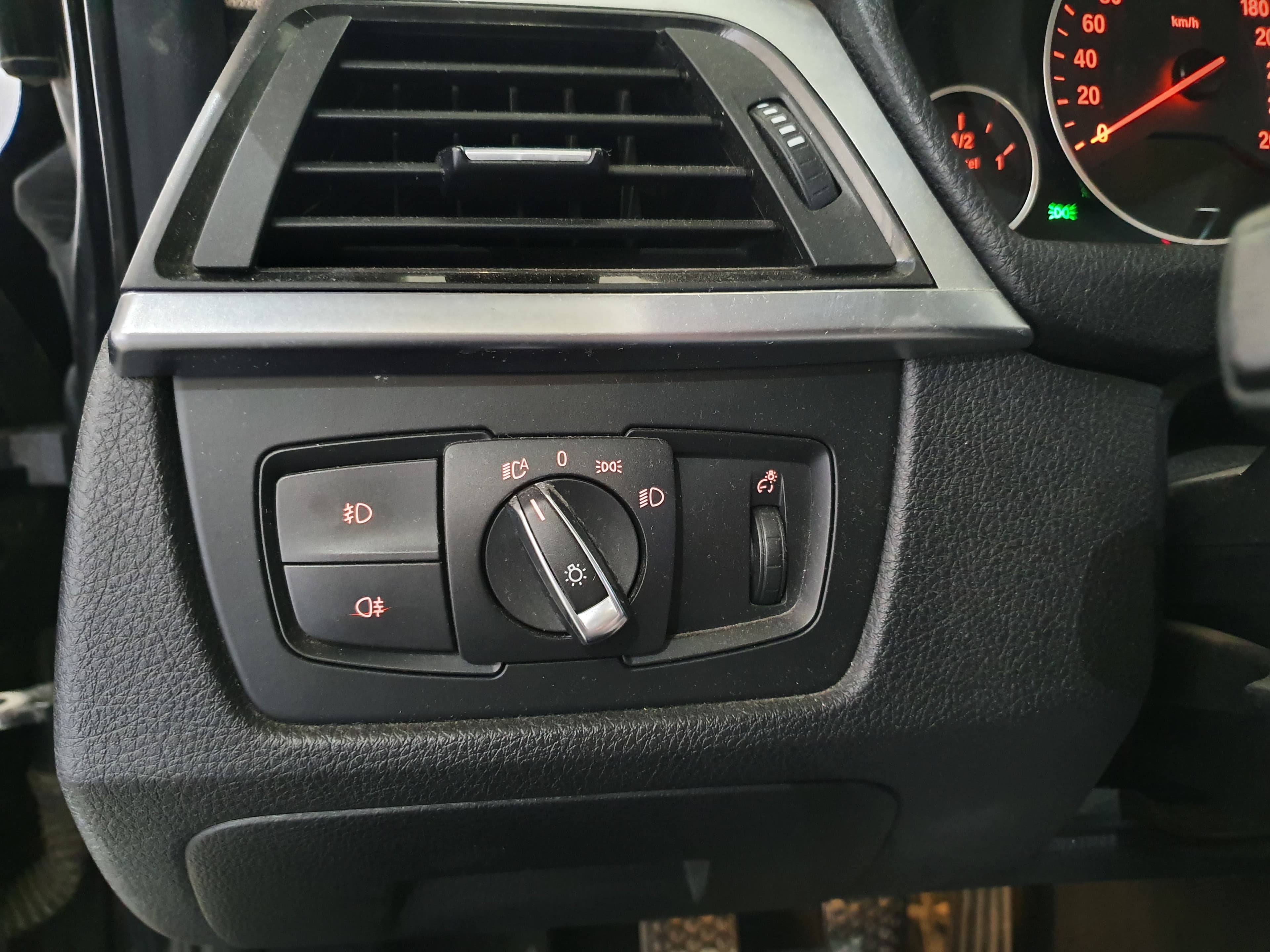 BMW 320D · Ano 2013 — imagem 45