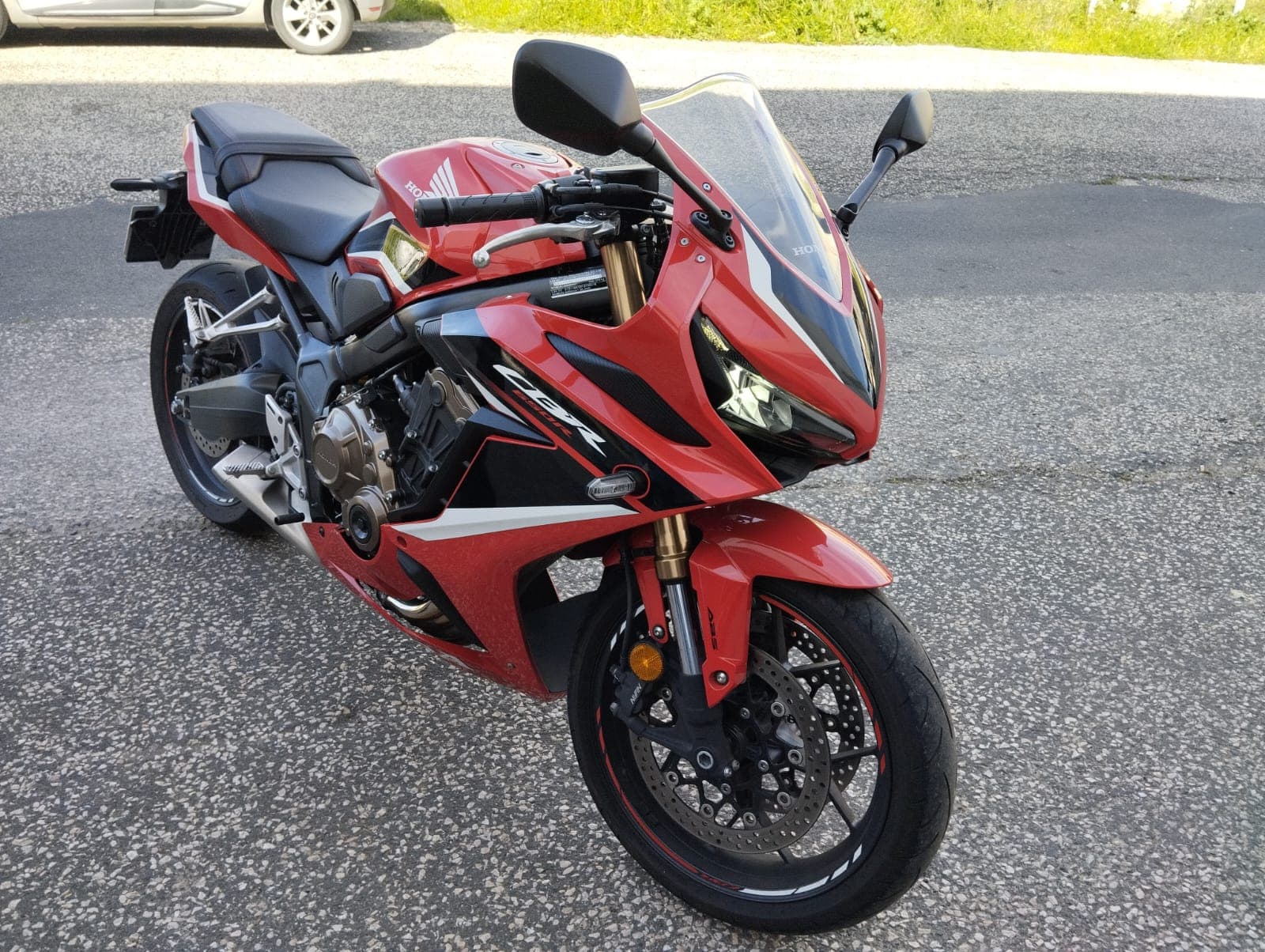 Honda CBR 650R · Ano 2021 — image 1