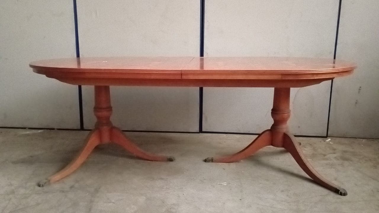 Mesa de jantar em madeira — imagen 1