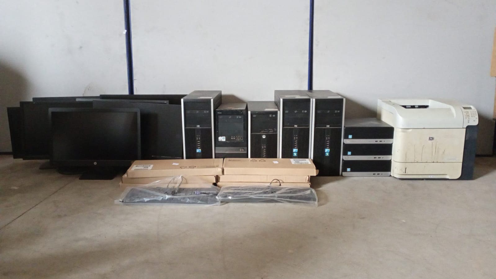 Computadores, Monitores, Impressora e teclados