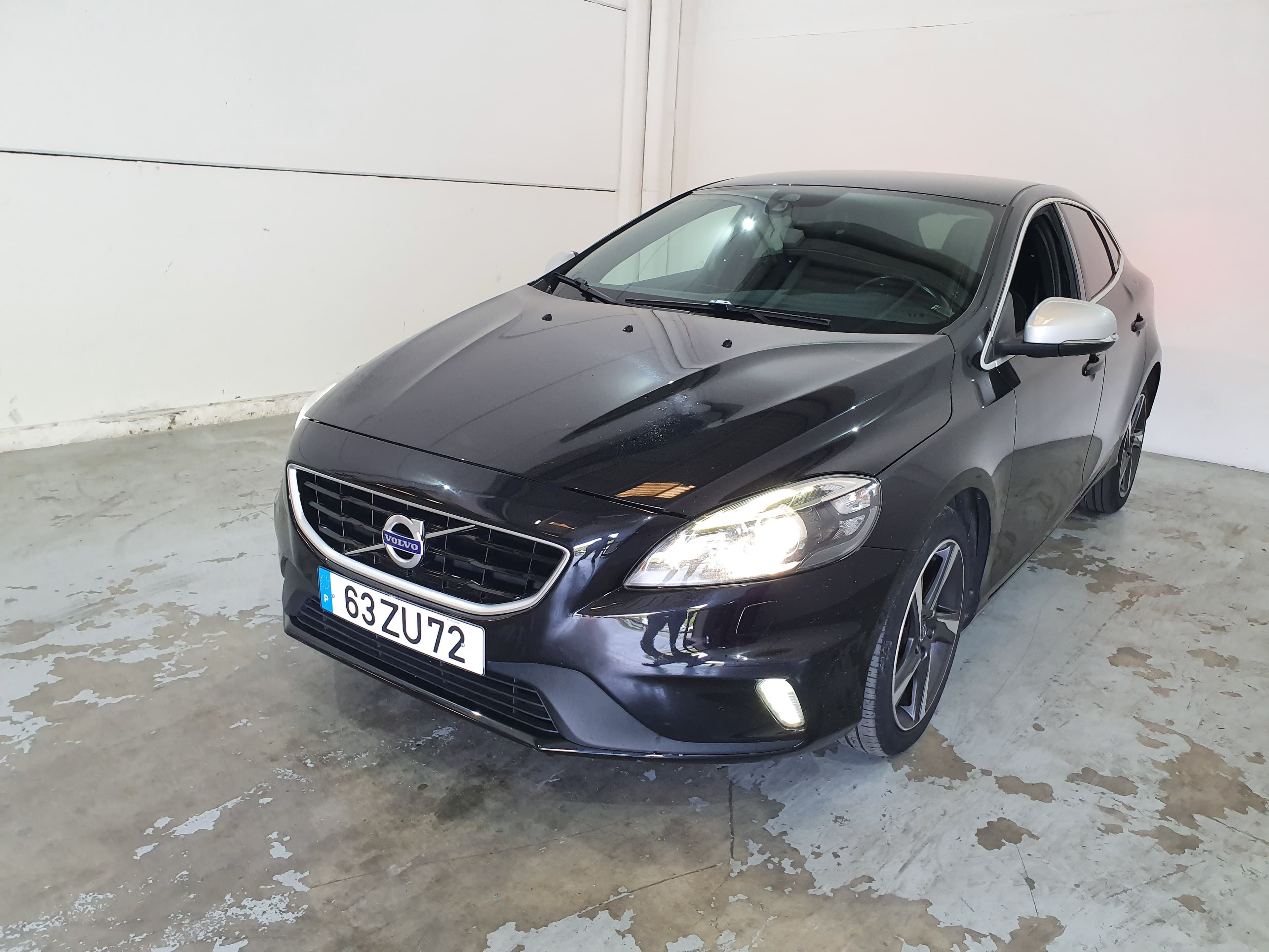 Volvo V40 · Ano 2015 — imagem 1