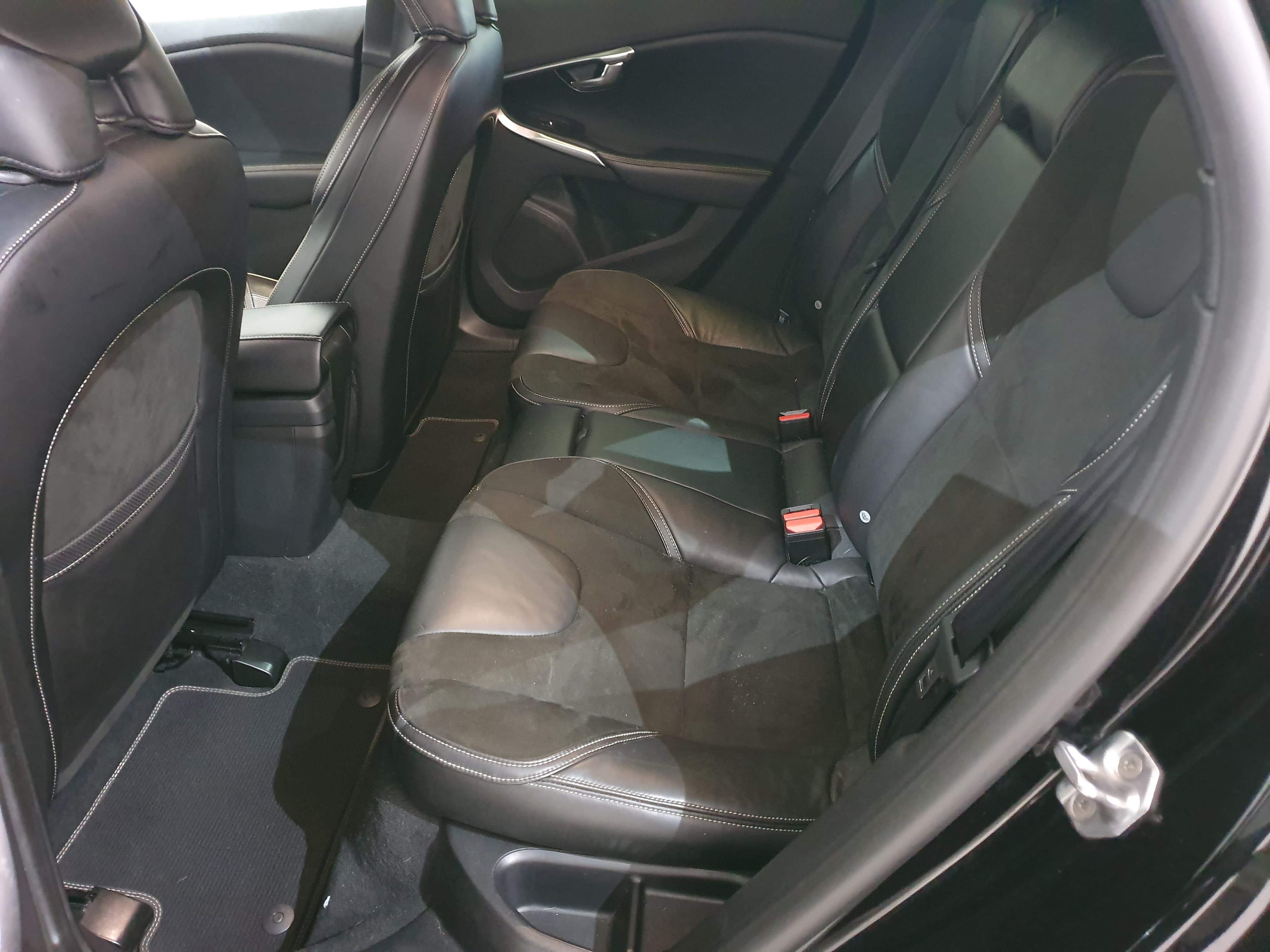 Volvo V40 · Ano 2015 — imagem 25