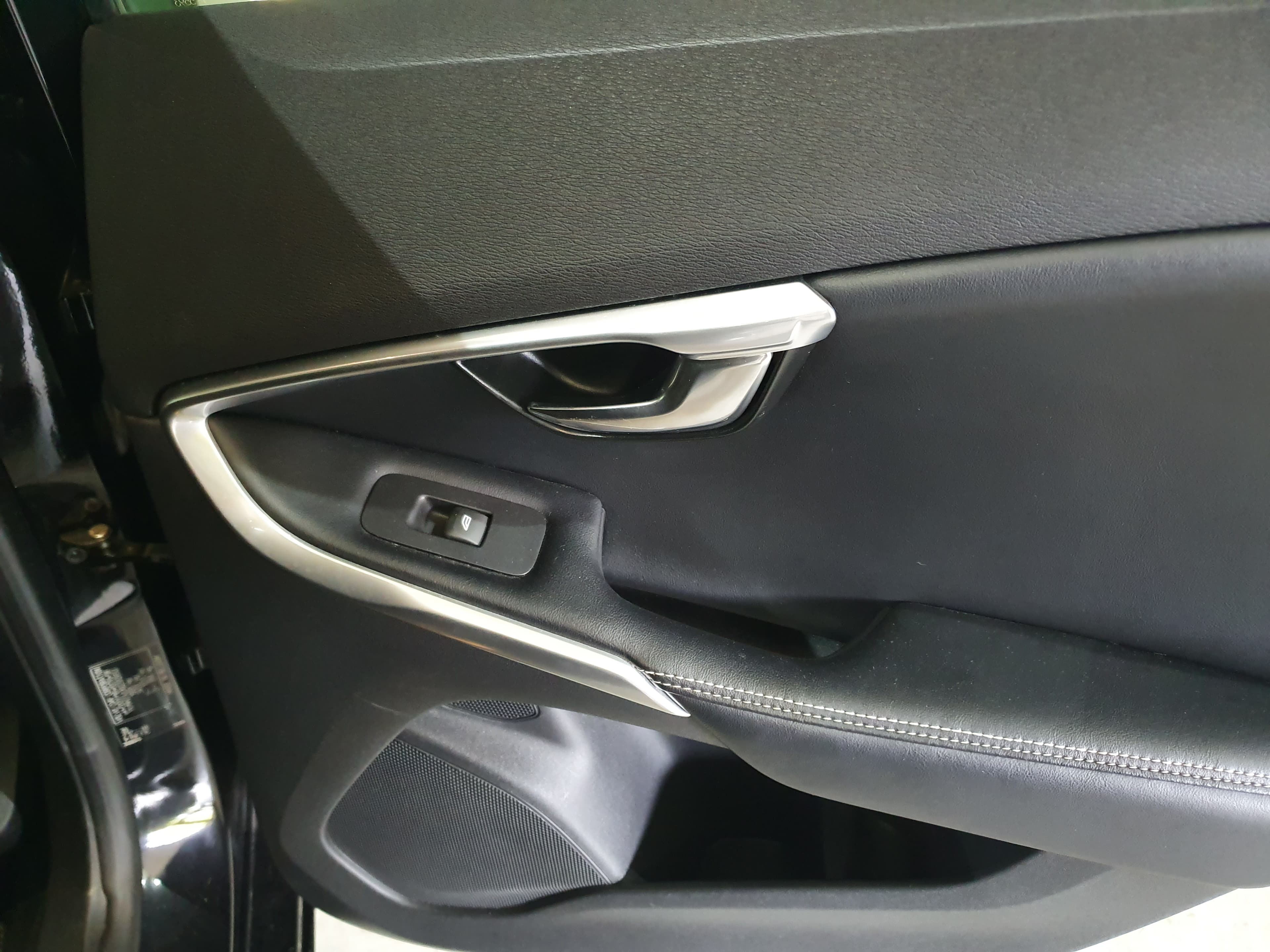 Volvo V40 · Ano 2015 — imagem 20
