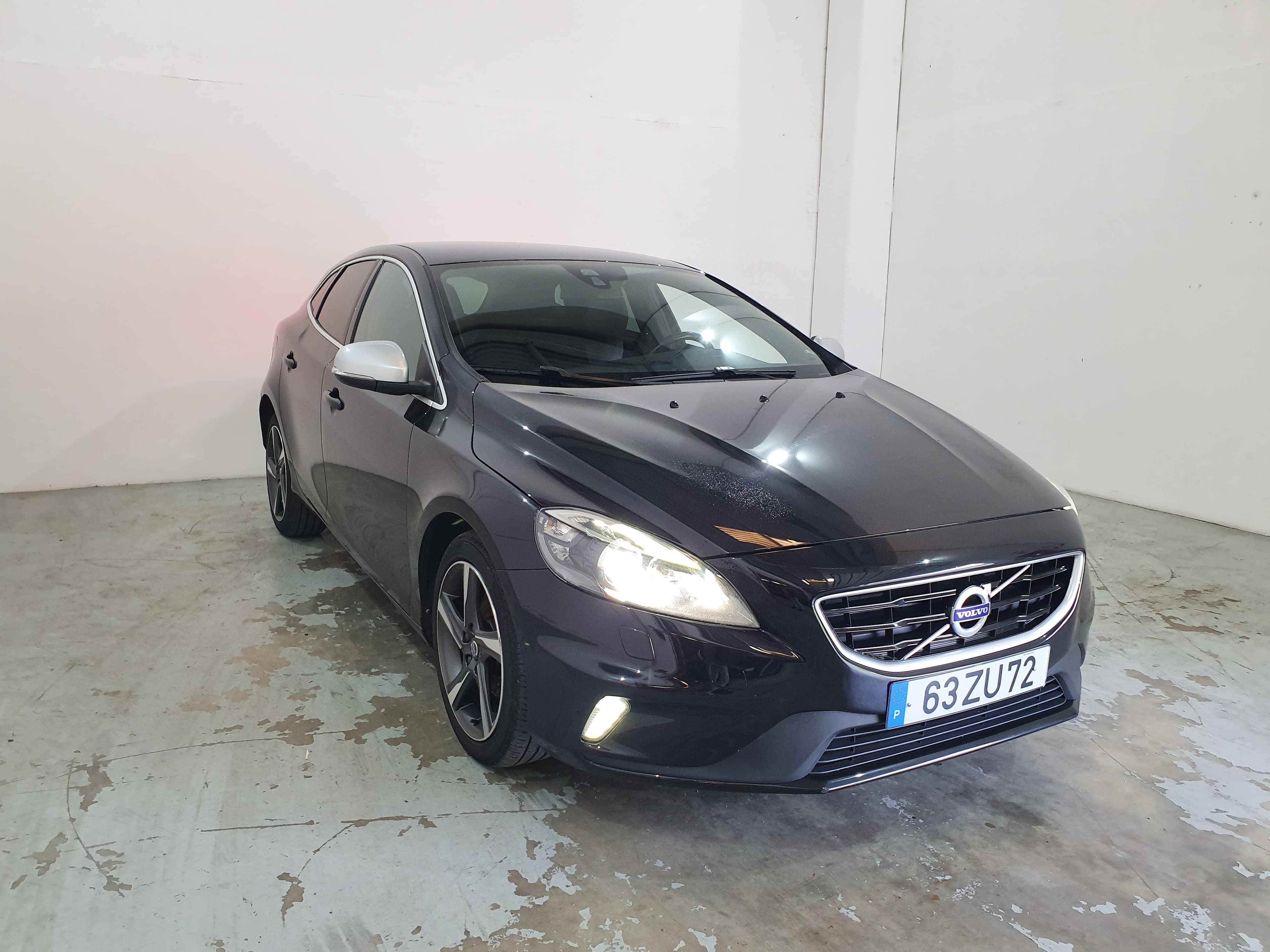 Volvo V40 · Ano 2015 — imagem 3