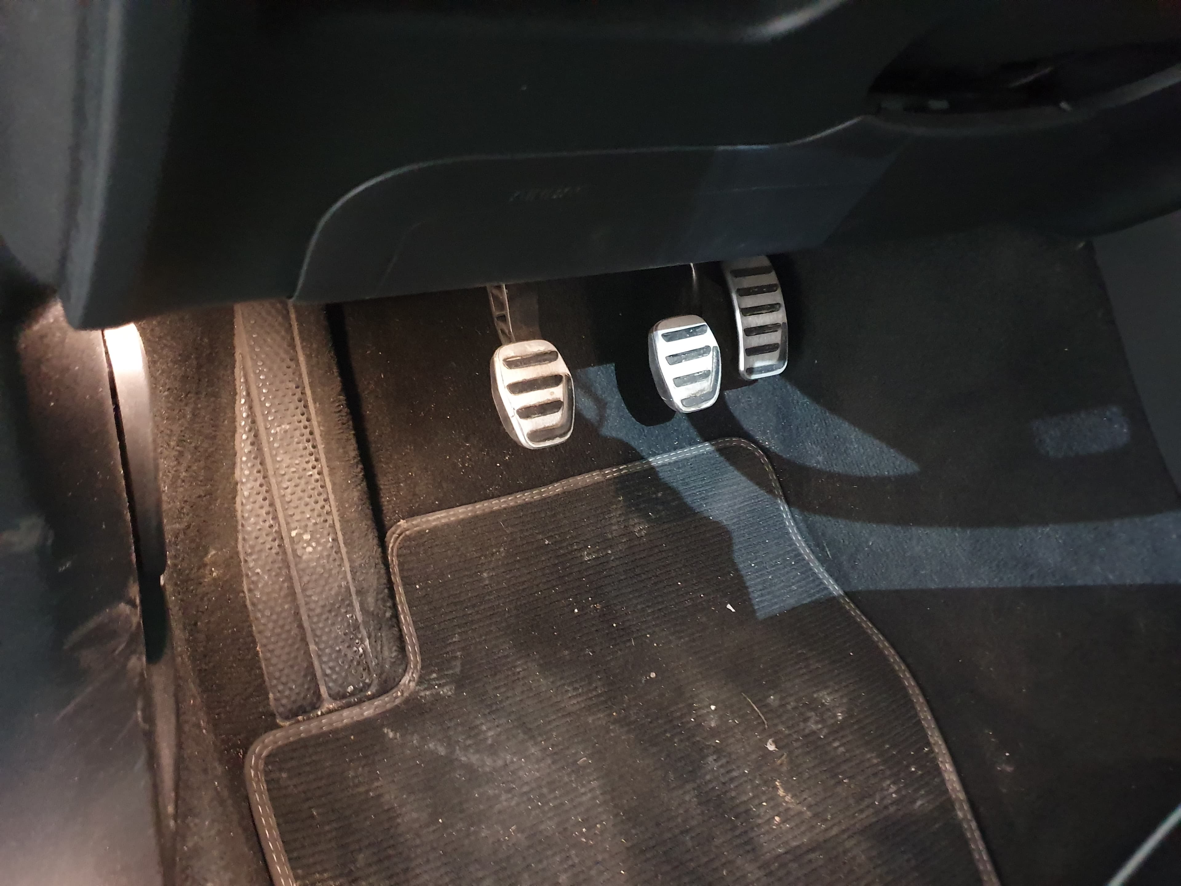 Volvo V40 · Ano 2015 — imagem 29