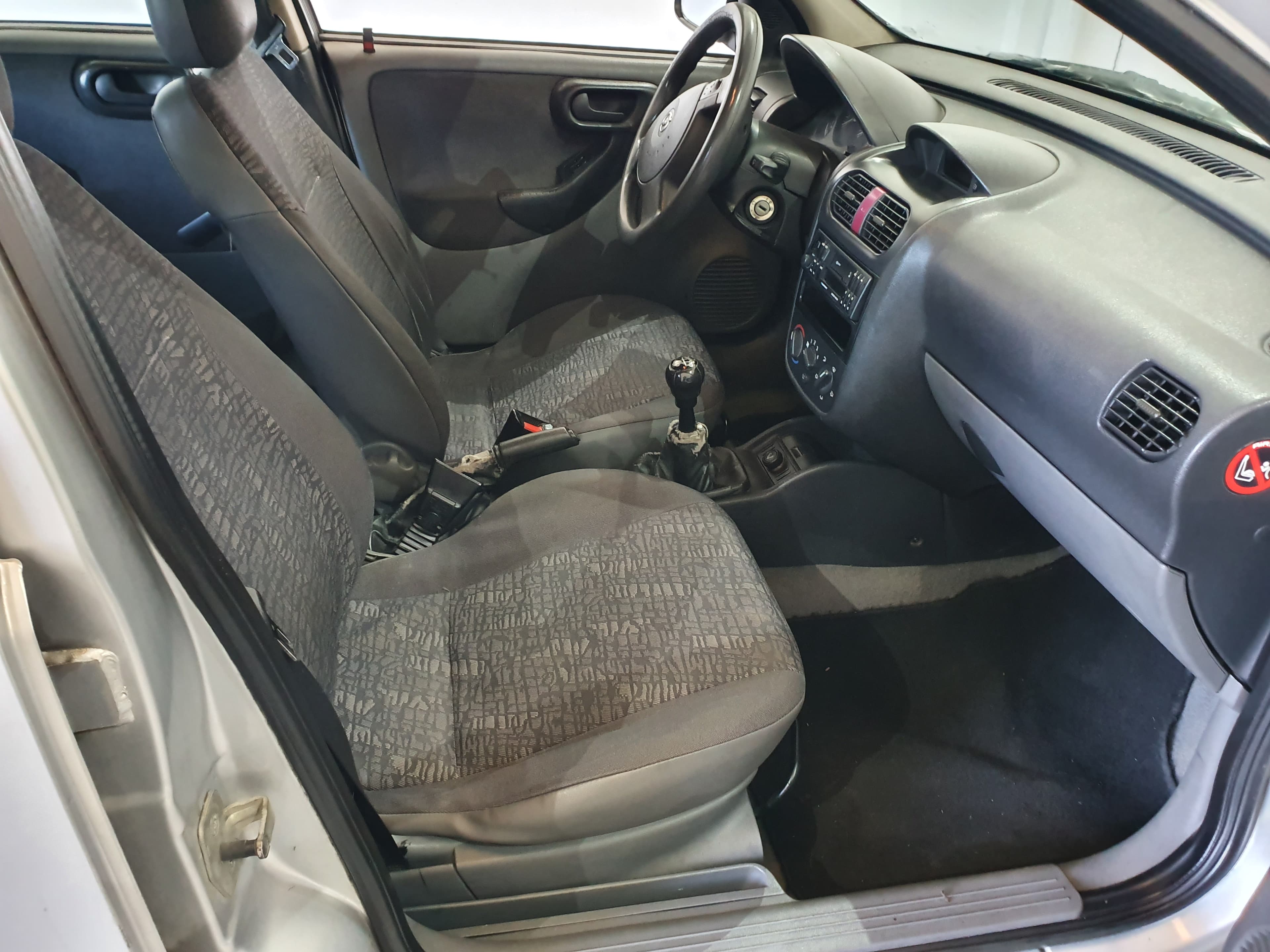 Opel Corsa · Ano 2001 — imagem 24