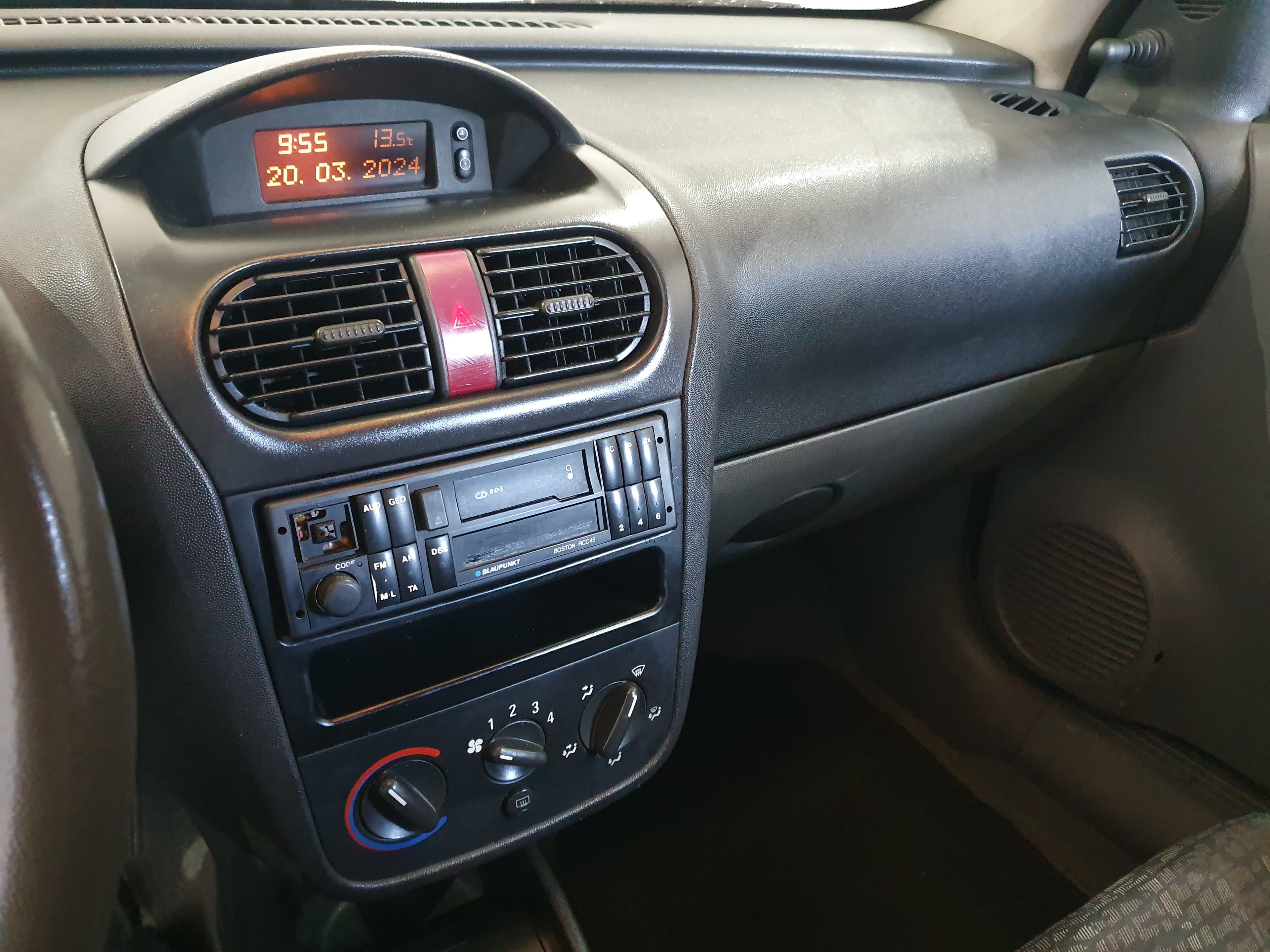 Opel Corsa · Ano 2001 — imagem 32