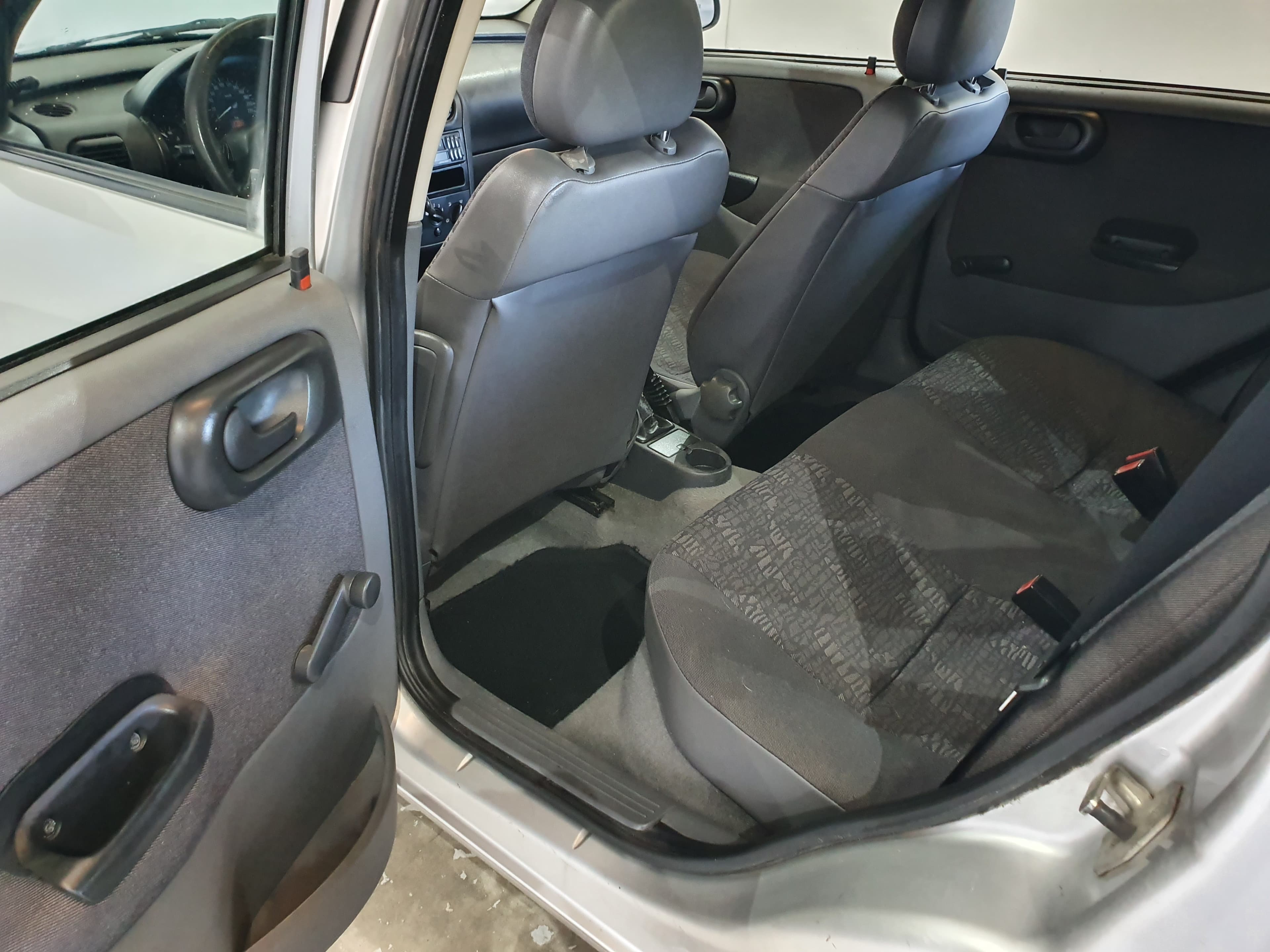 Opel Corsa · Ano 2001 — imagem 28