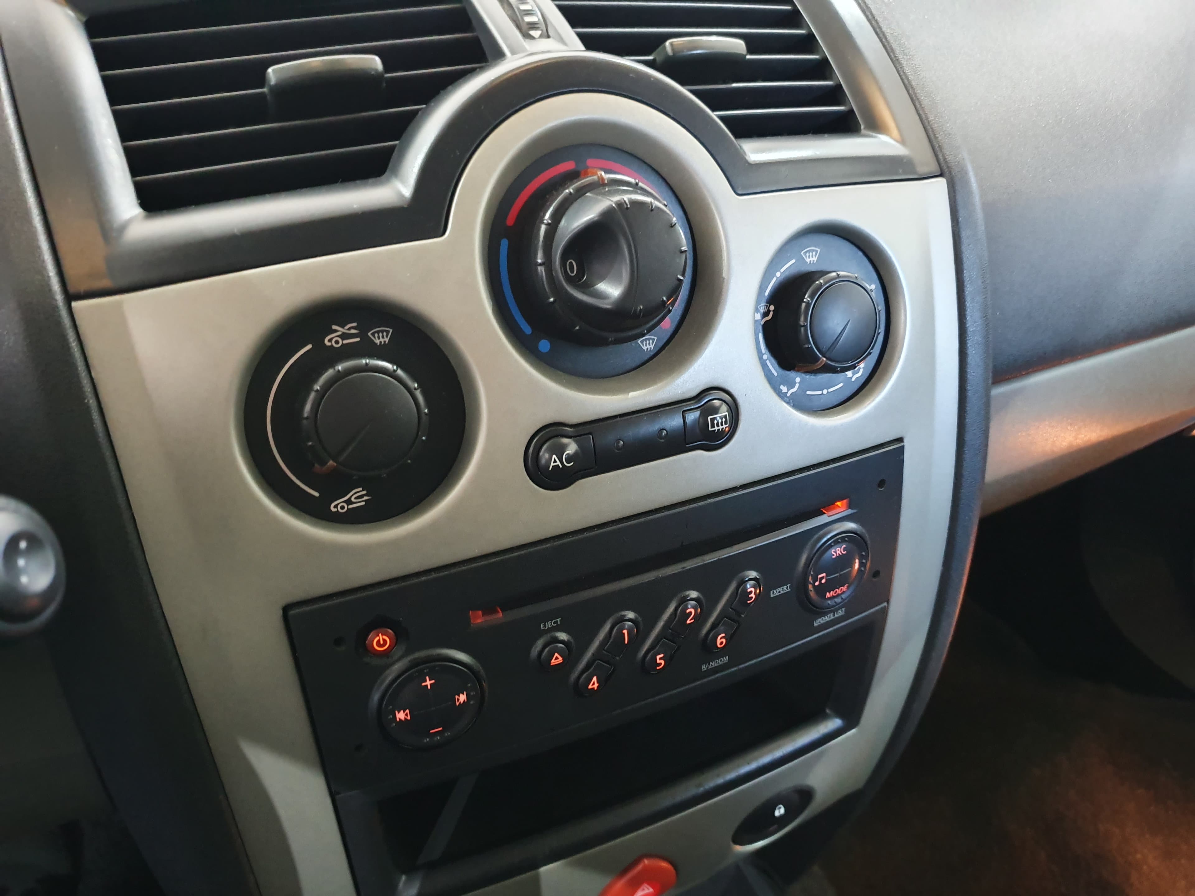 Renault Mégane · Ano 2005 — imagen 42