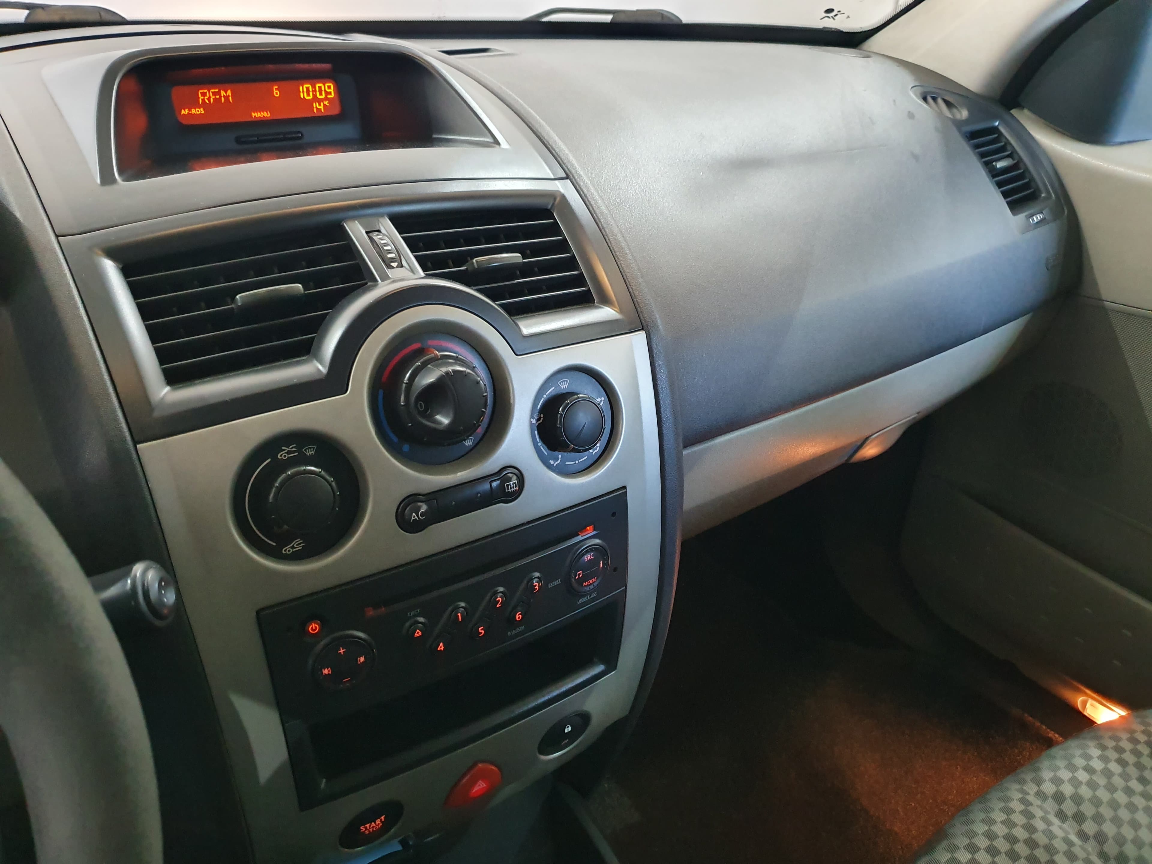 Renault Mégane · Ano 2005 — imagen 37