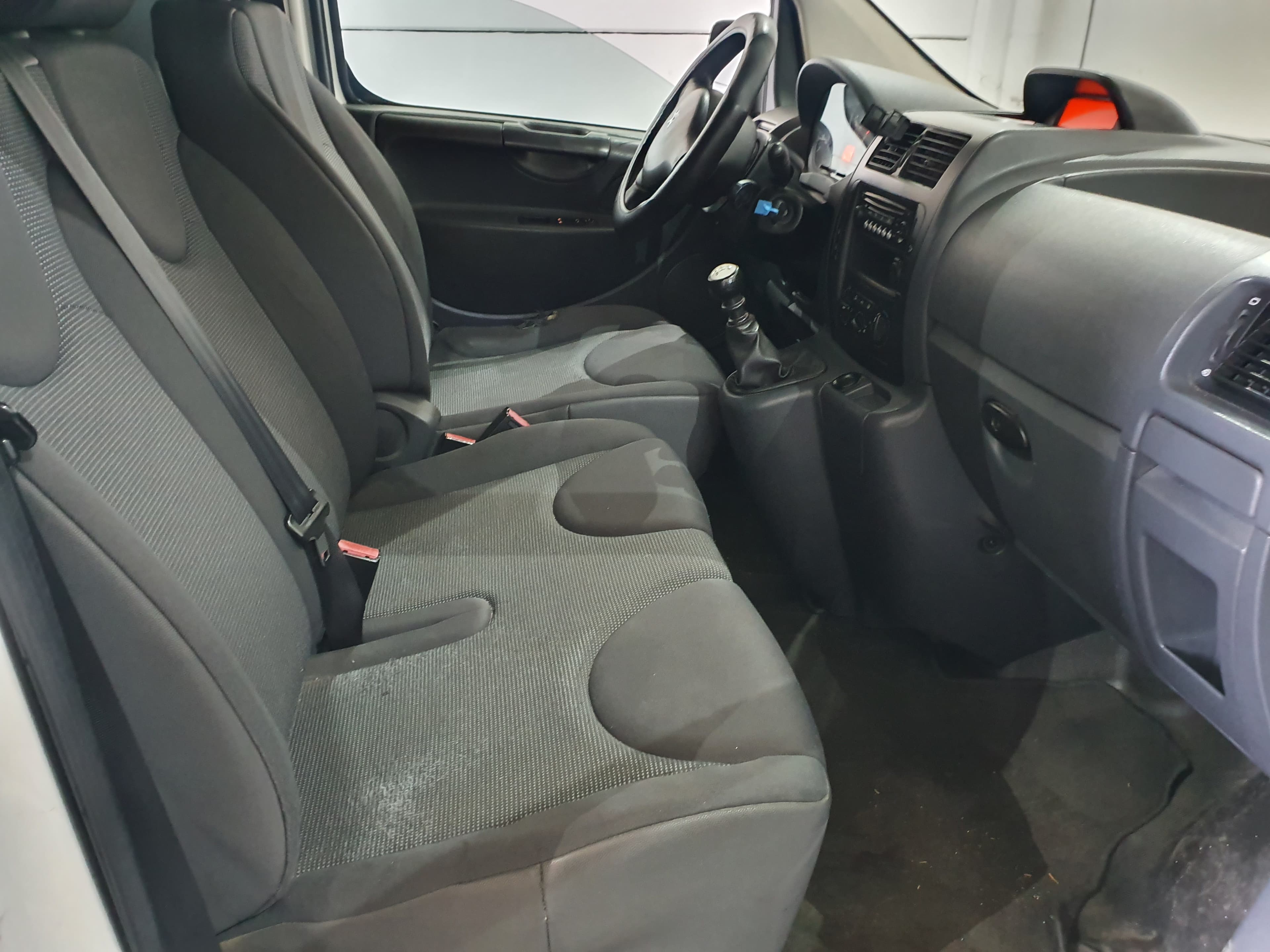 Peugeot Expert · Ano 2014 — imagen 26
