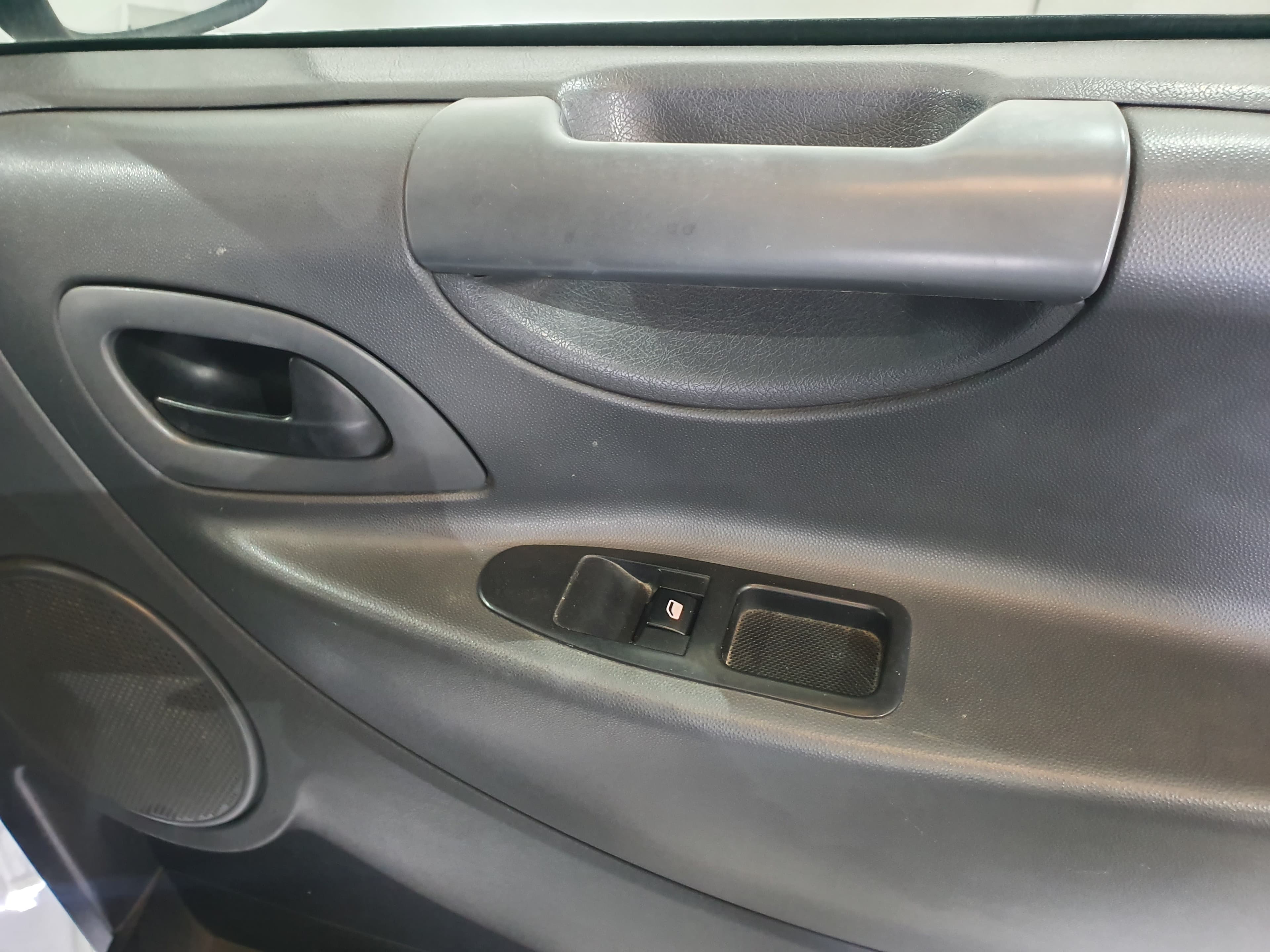 Peugeot Expert · Ano 2014 — imagen 25