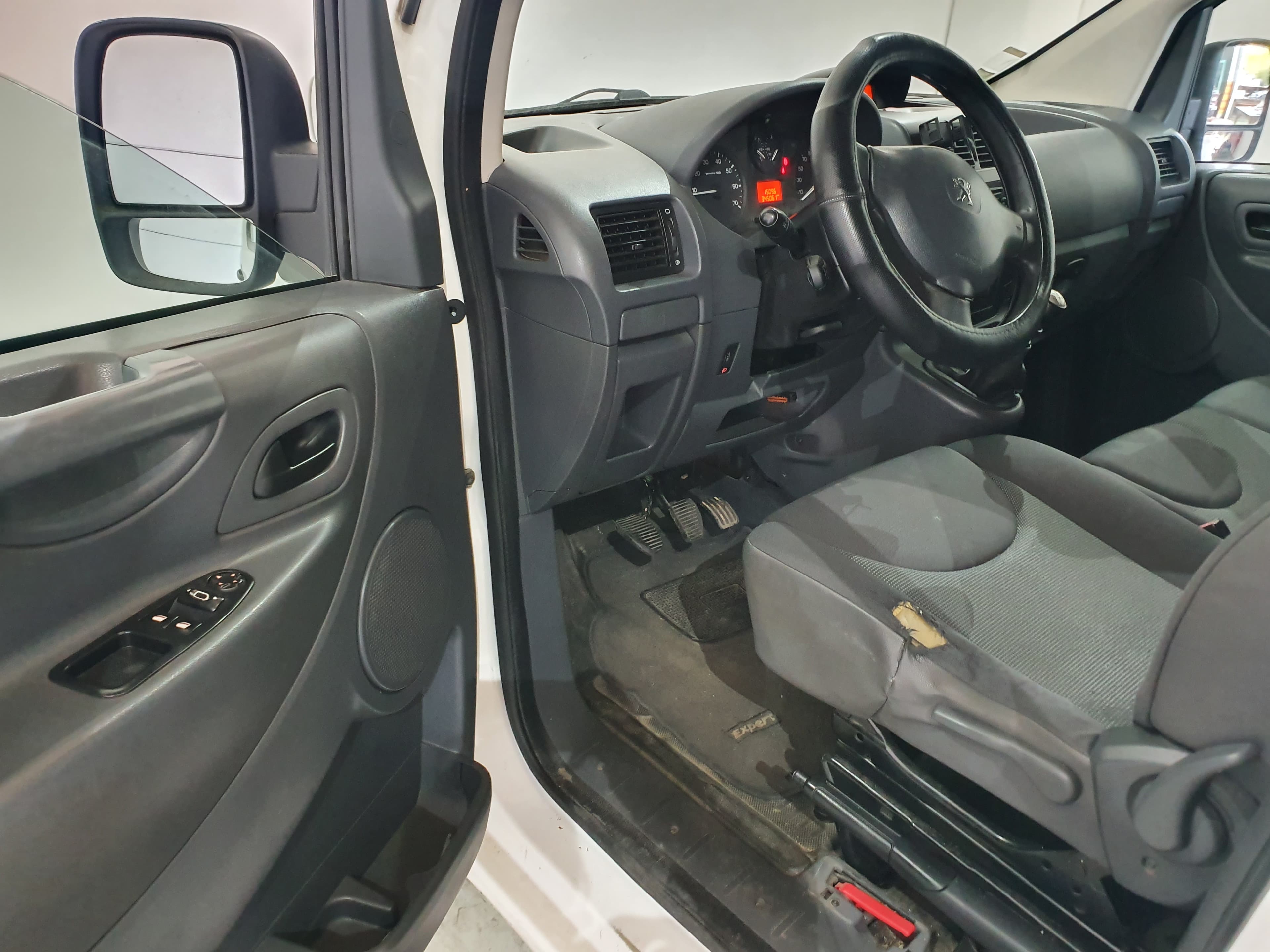 Peugeot Expert · Ano 2014 — imagen 20