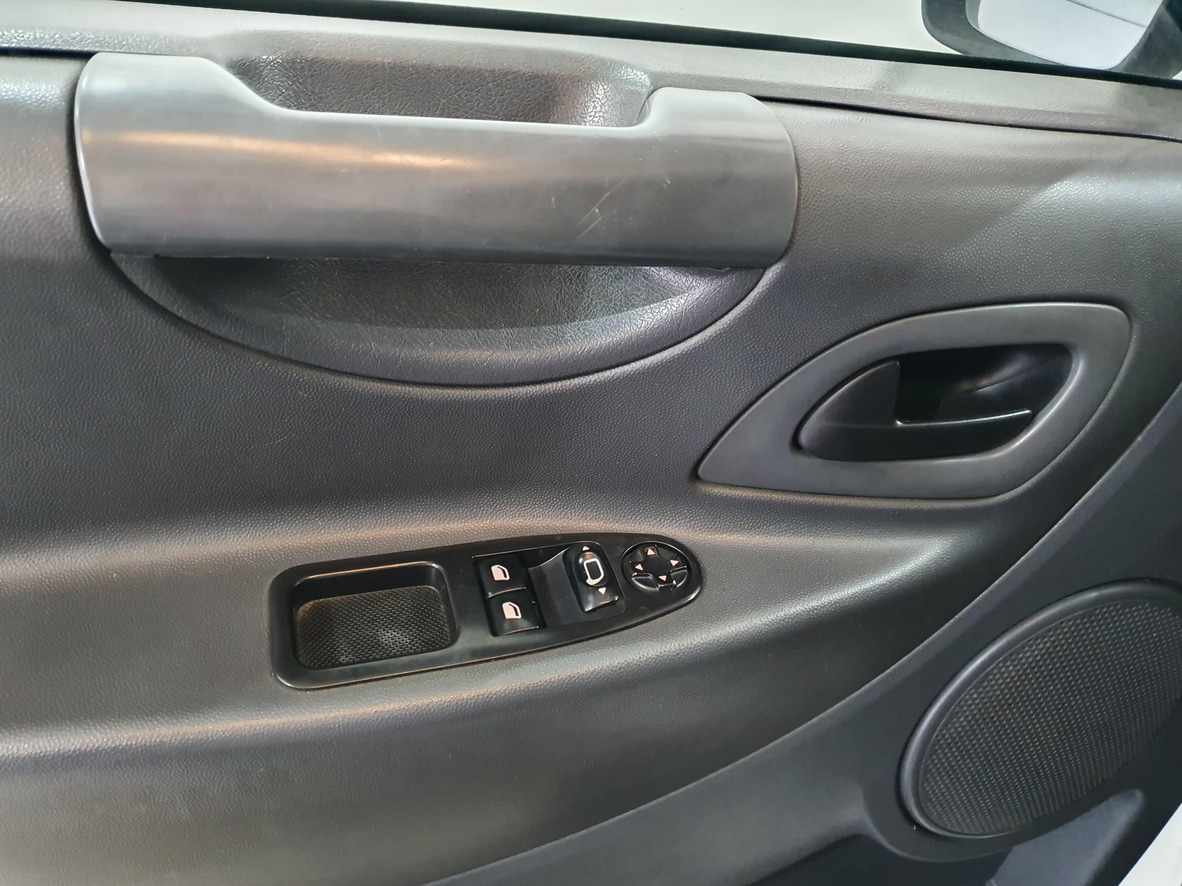Peugeot Expert · Ano 2014 — imagen 21