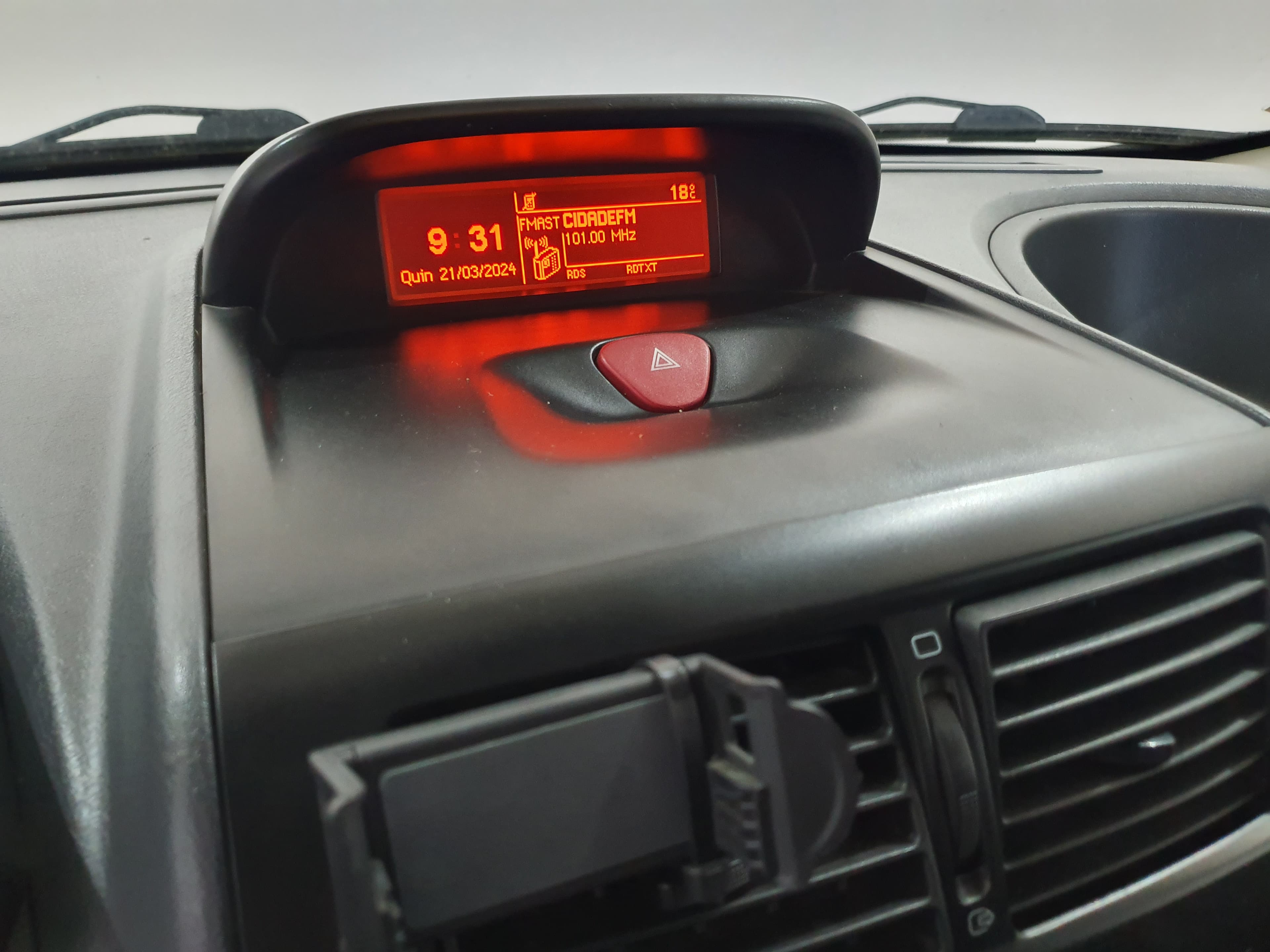 Peugeot Expert · Ano 2014 — imagen 32